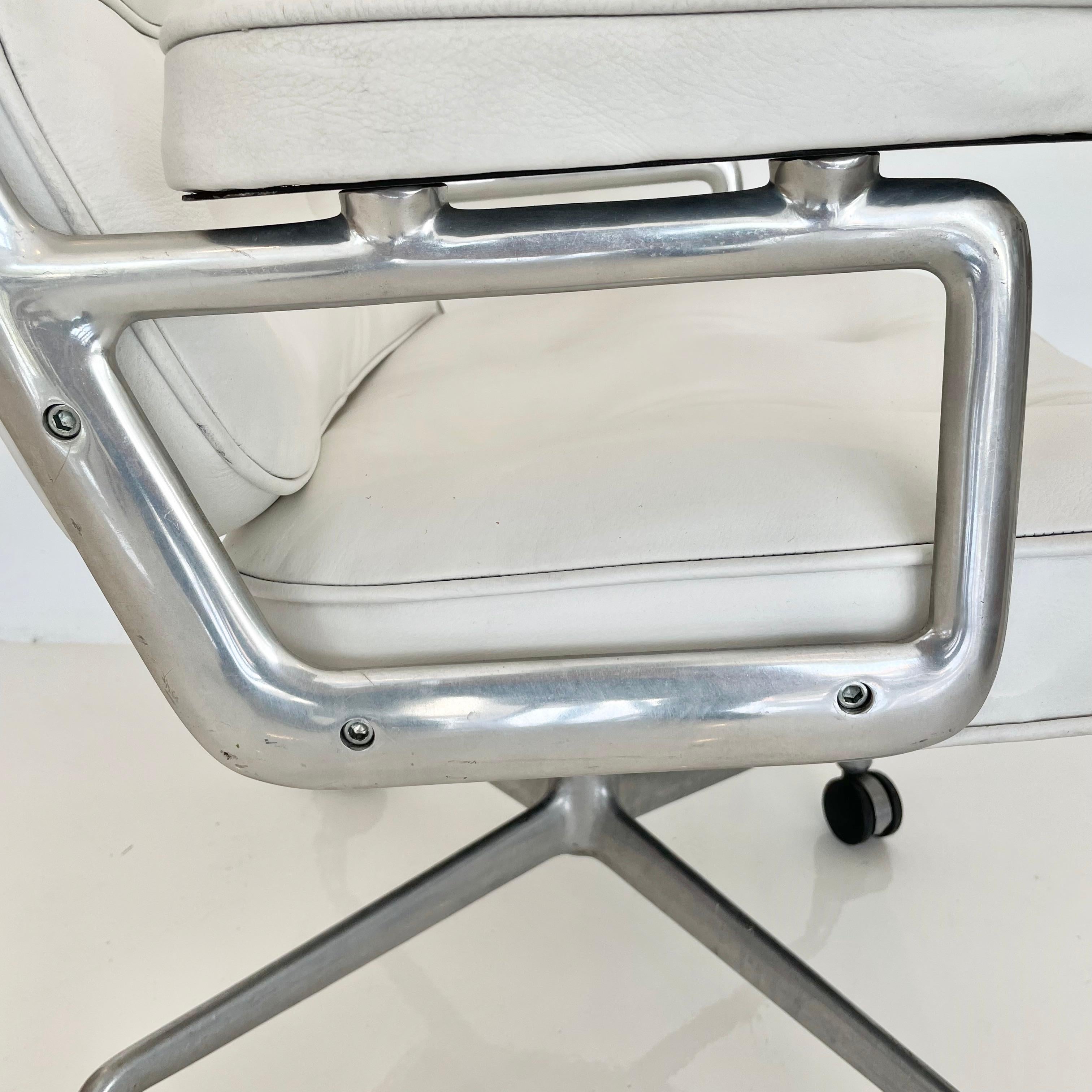 Original Eames Time Life Chair in White Leather 4