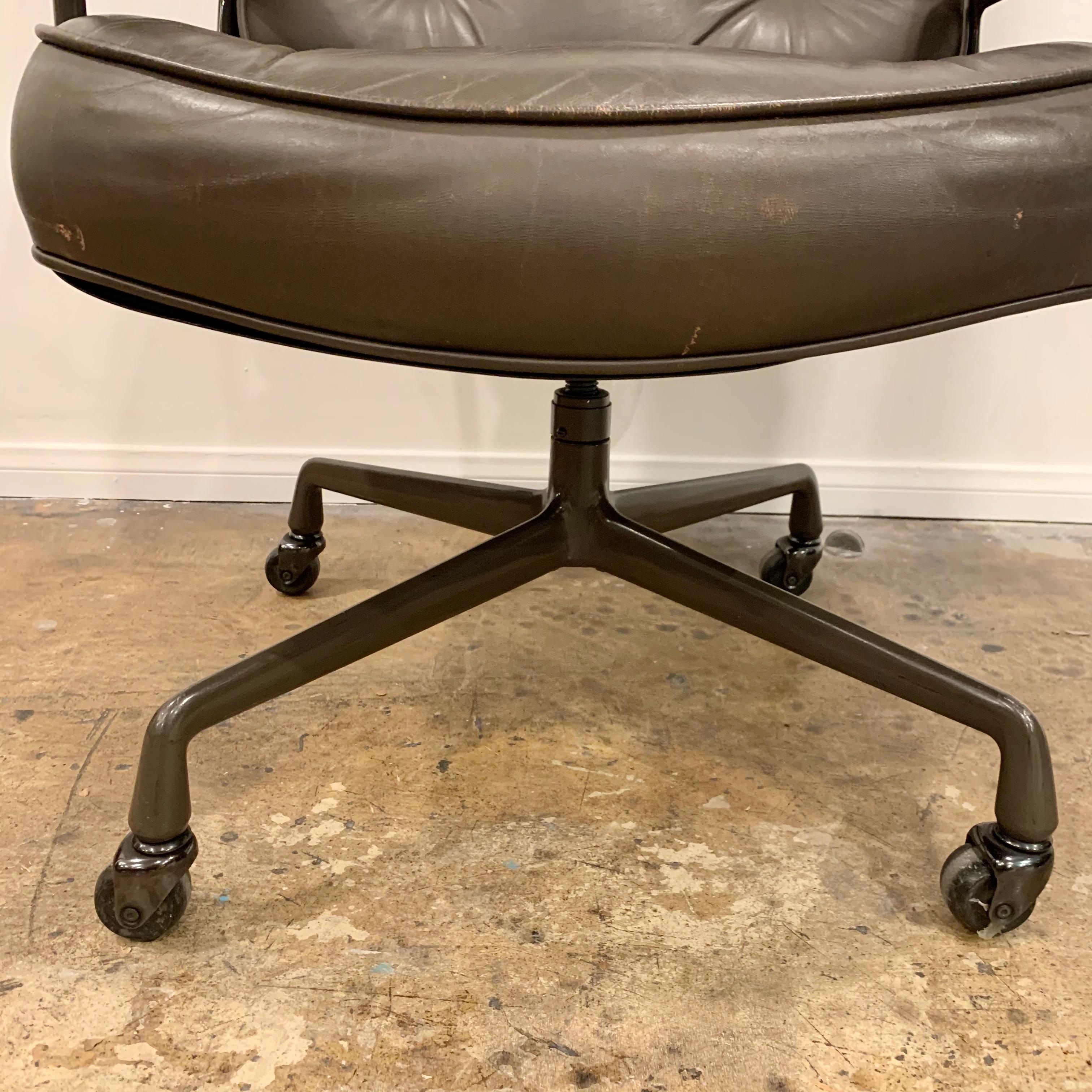 Original Eames Time Life Chair in Olive Brown Leather 6