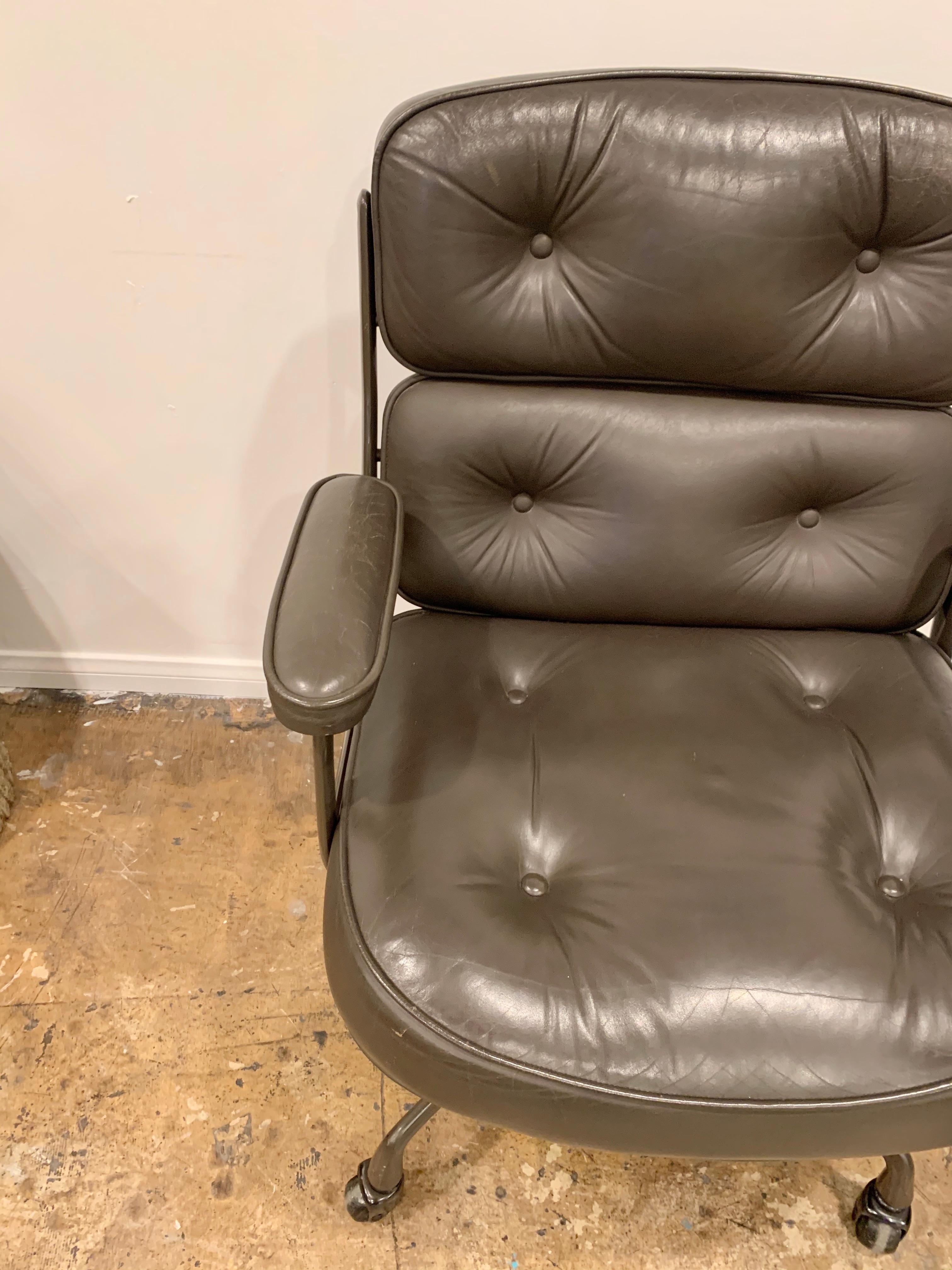 Original Eames Time Life Chair in Olive Brown Leather 9