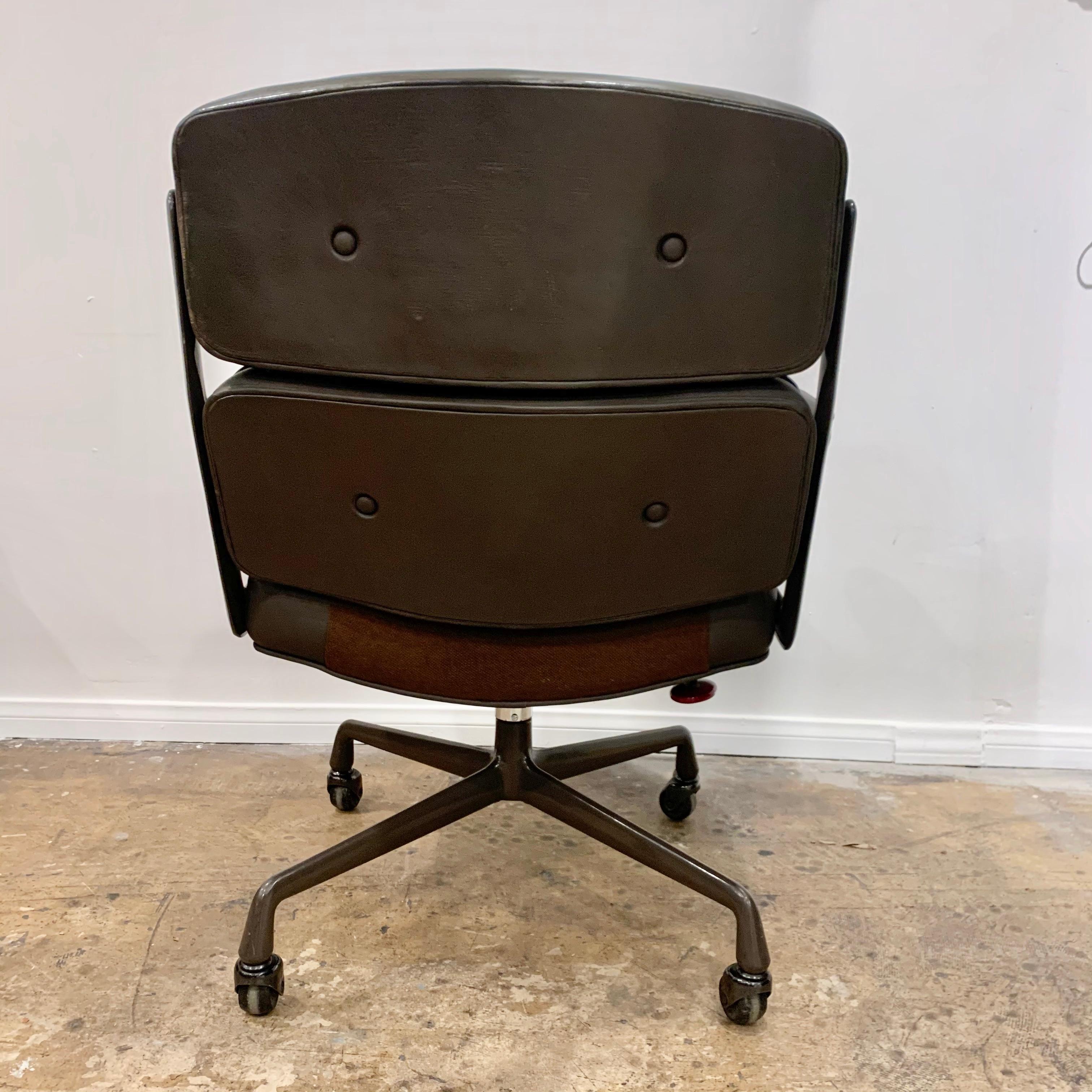 Original Eames Time Life Chair in Olive Brown Leather 10