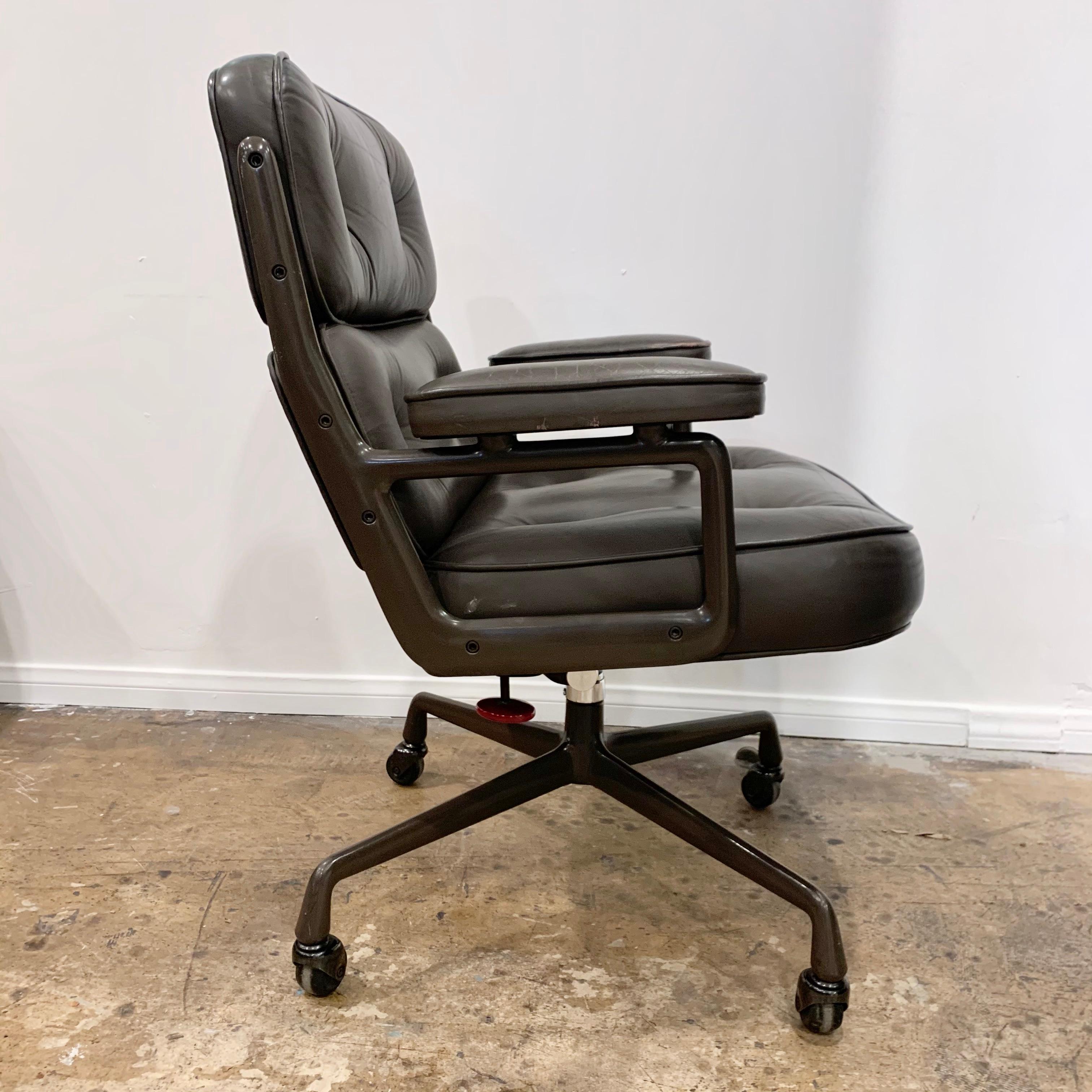 Original Eames Time Life Chair in Olive Brown Leather 1