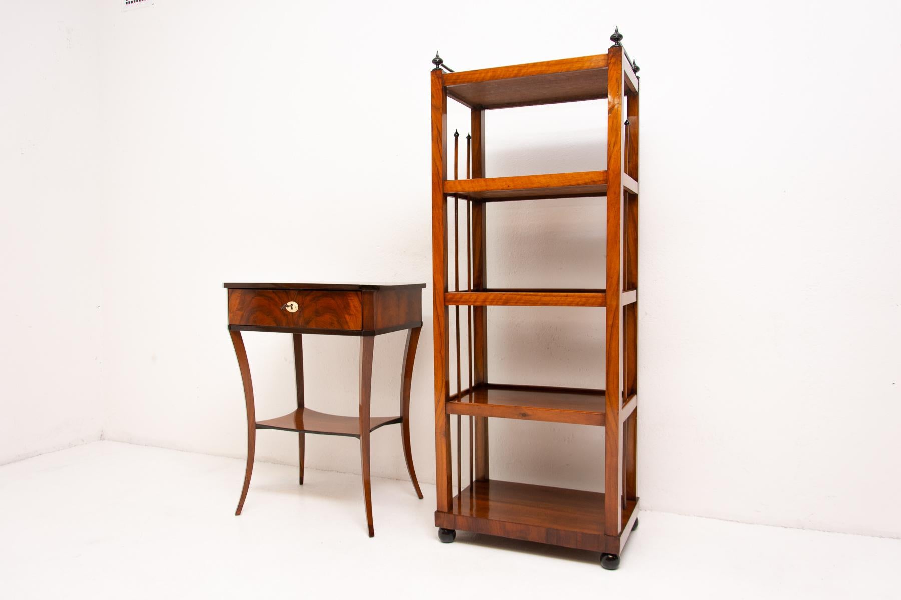 Original Early 19th Century Biedermeier Etagere, Austria-Hungary, 1830 10