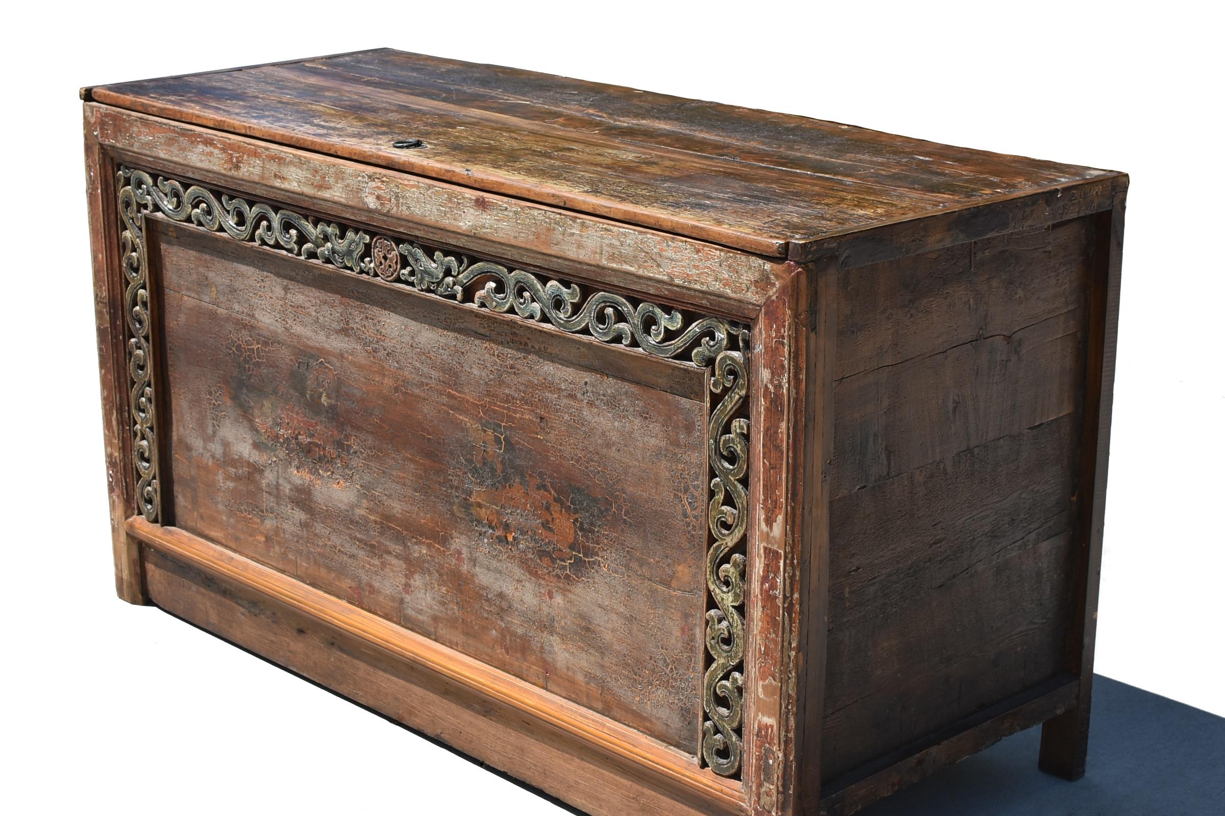 Original Early 19th Century Mongolian Chest with Painted Foo Dogs In Good Condition For Sale In Somis, CA