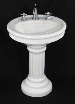 Early 20th Century Crackled Oval Ceramic Pedestal Sink
