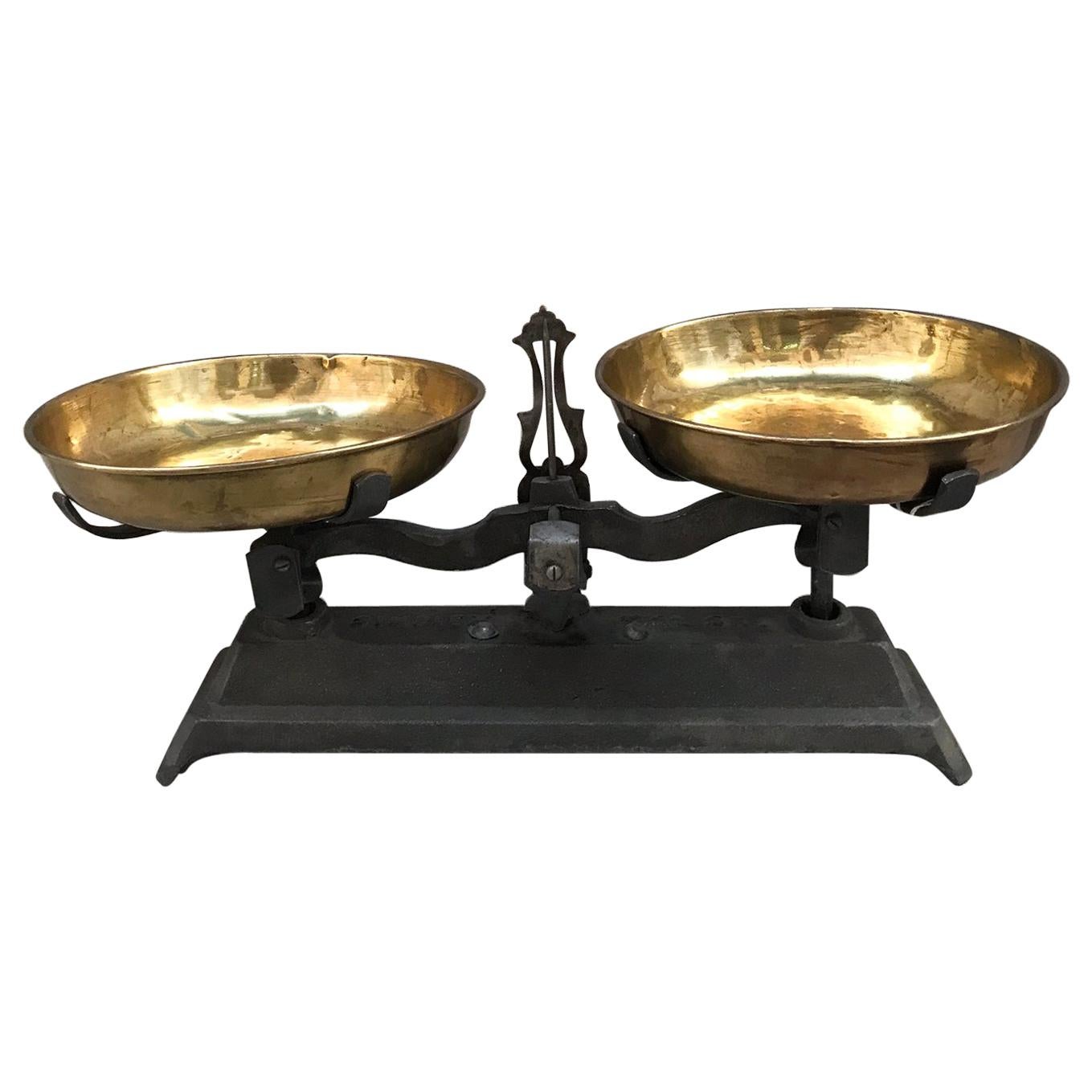 Original Early 20th Century Weight Scale with Cast Iron and Gilded Brass For Sale