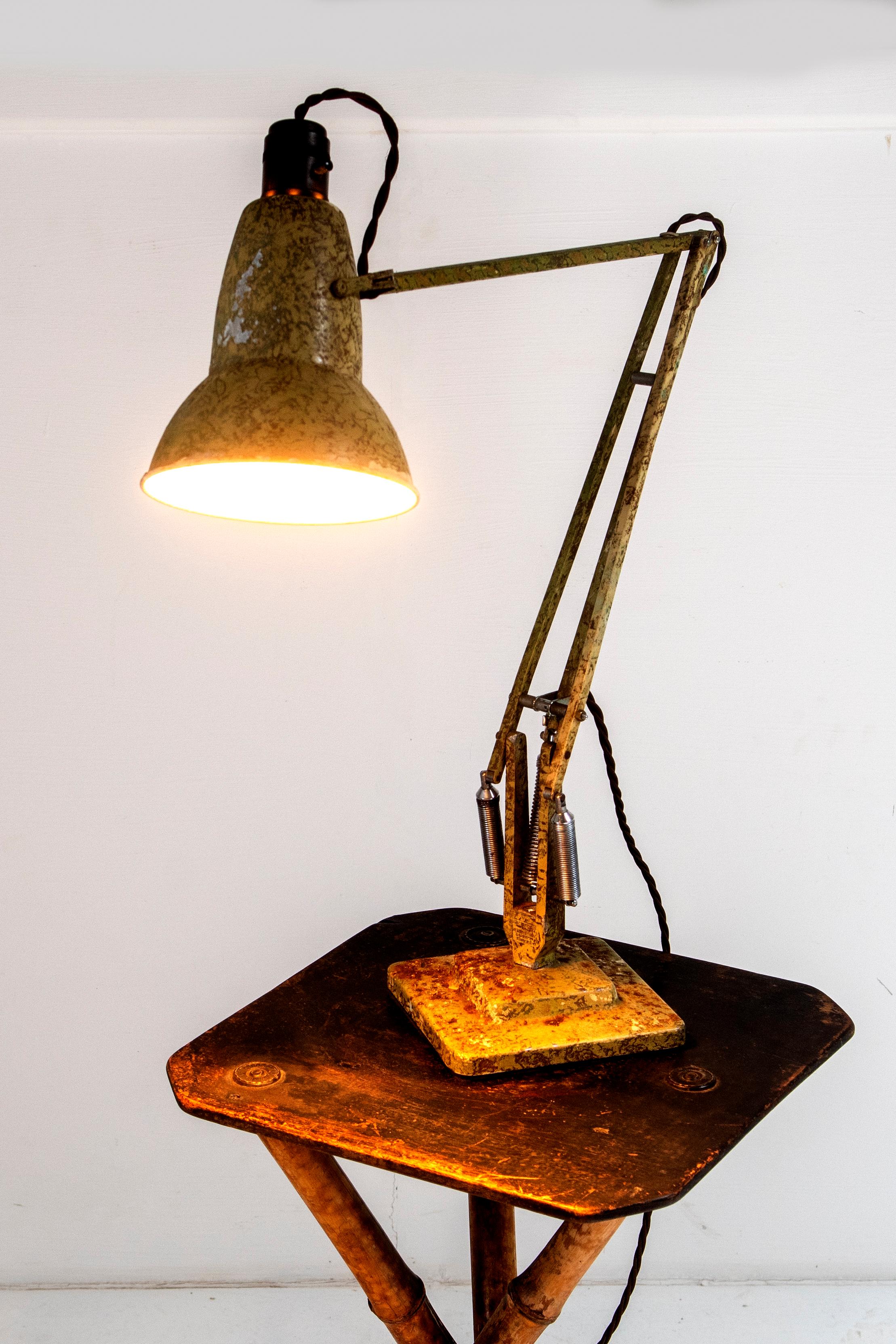Originale frühe Herbert Terry Anglepoise-Lampe 1227, Schreibtischlampe, Industrielampe (Industriell) im Angebot
