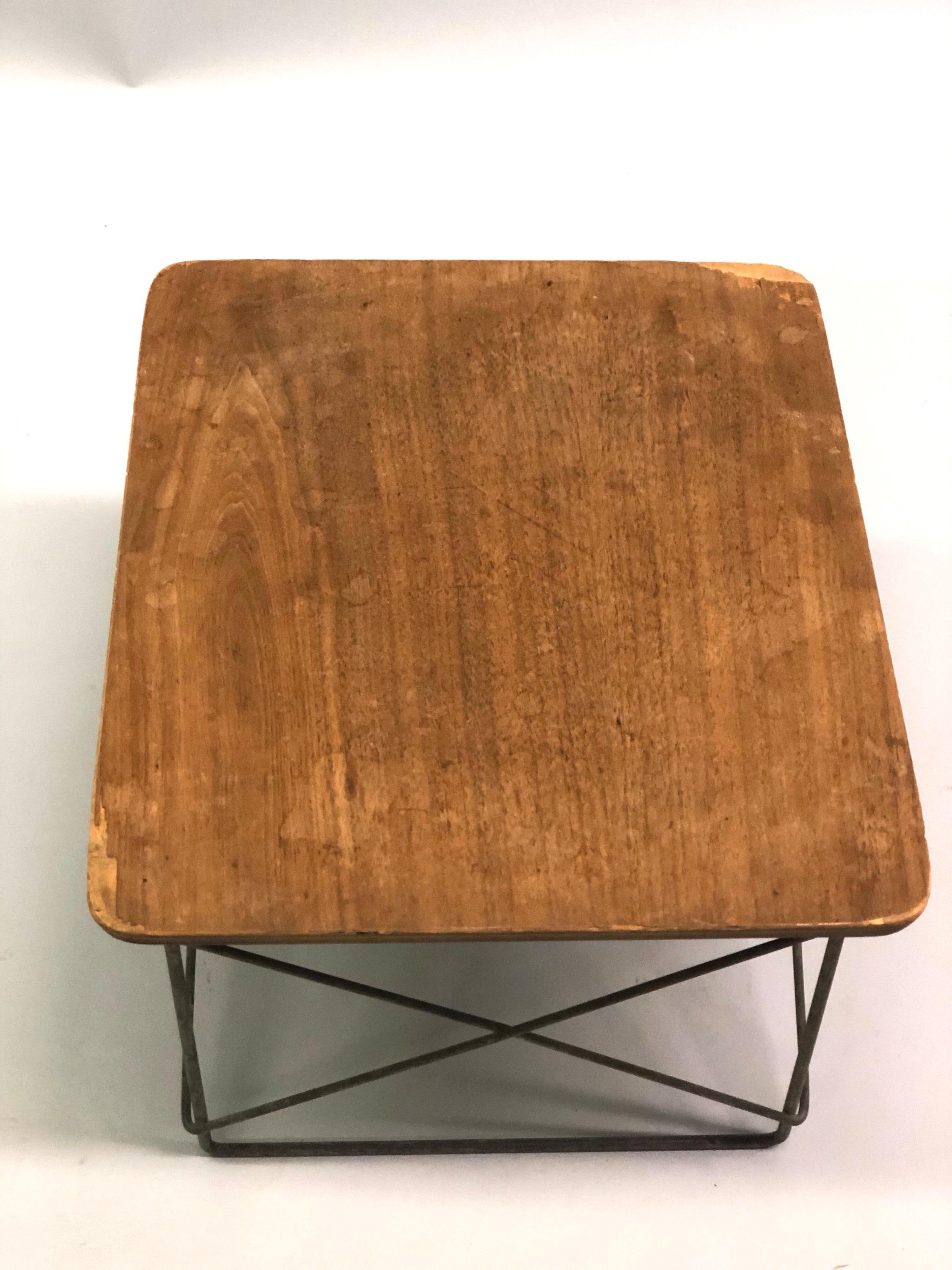 Original Early Series Mid-Century Modern LTR Side Table by Charles and Ray Eames In Fair Condition In New York, NY