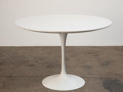 Mesa de comedor con pedestal Tulip, original de Eero Saarinen para Knoll