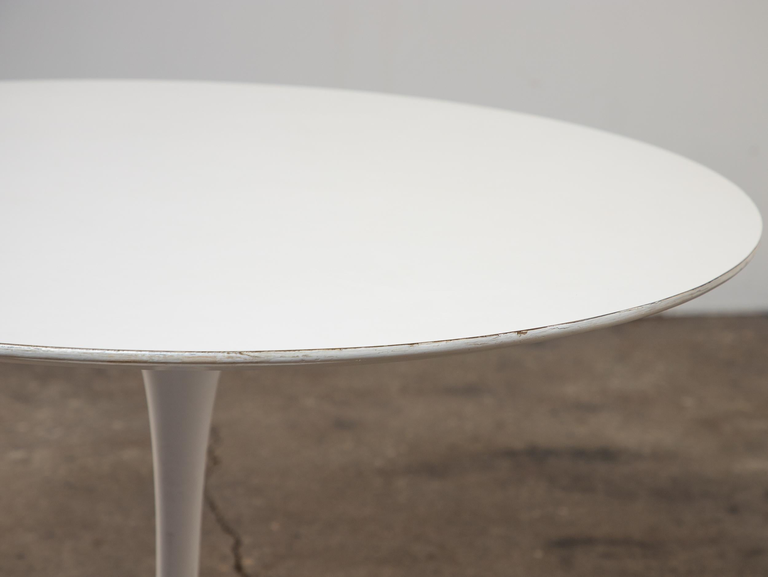 20ième siècle Table de salle à manger originale Tulip de Eero Saarinen pour Knoll en vente