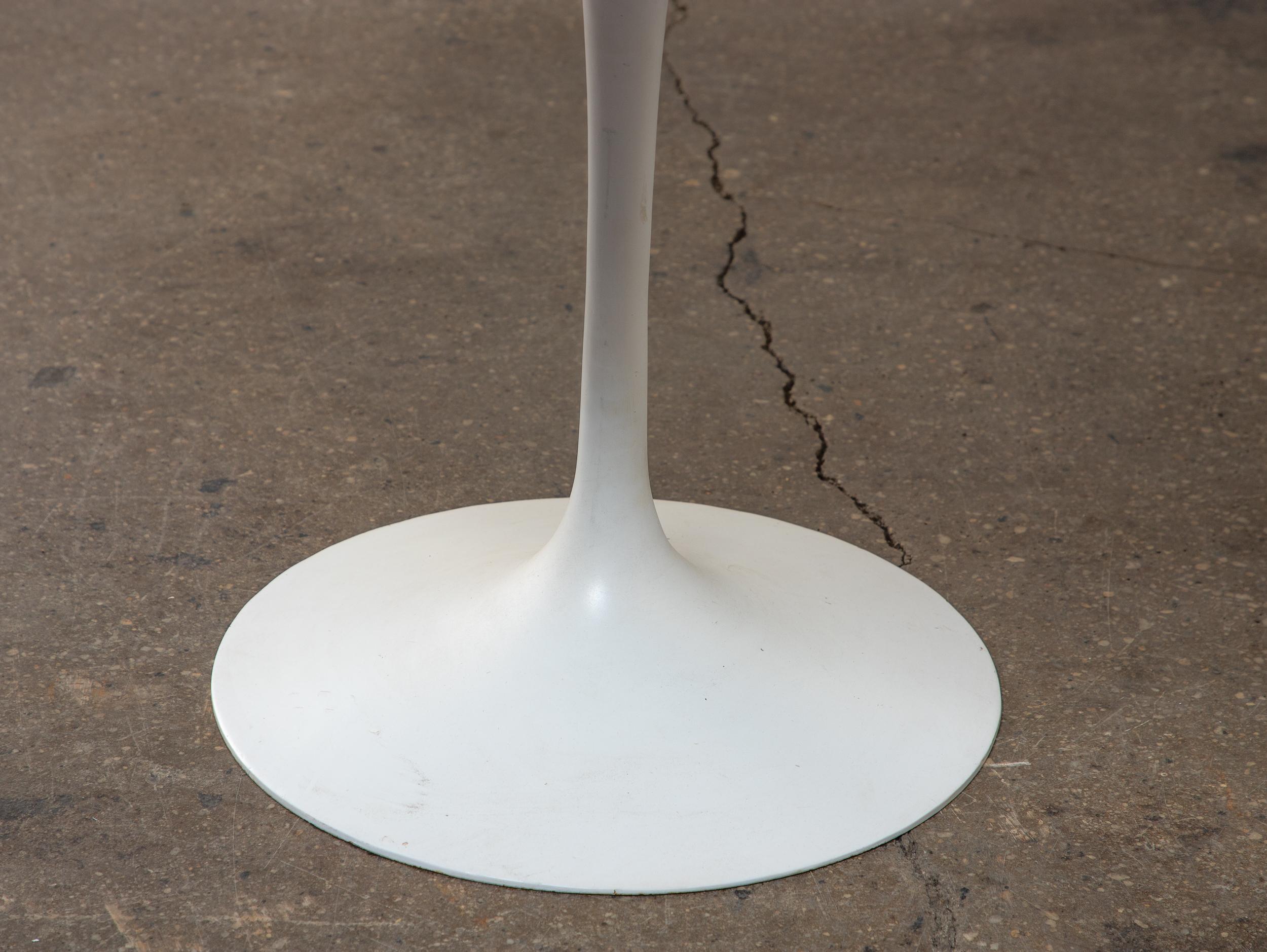Fer Table de salle à manger originale Tulip de Eero Saarinen pour Knoll en vente