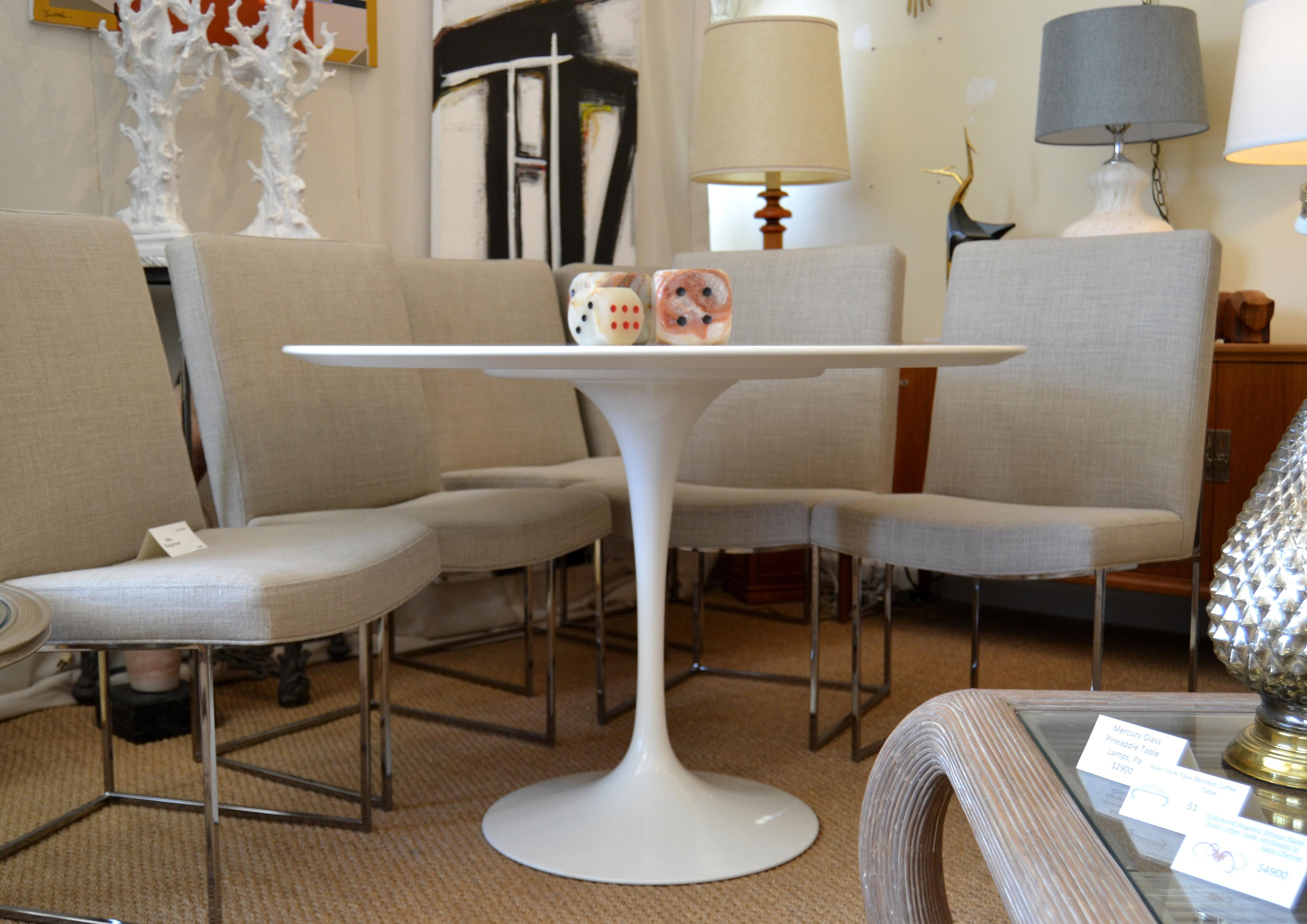 Mid-Century Modern Original Eero Saarinen Round Antique White Laminated Tulip Dining Table Knoll