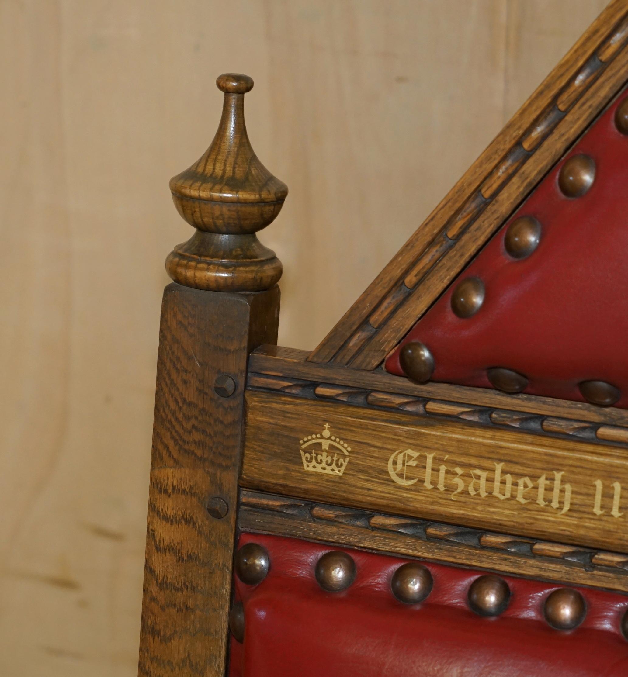 Original Elizabeth II Silver Jubilee Throne Armchair English Oxblood Oak Leather For Sale 1