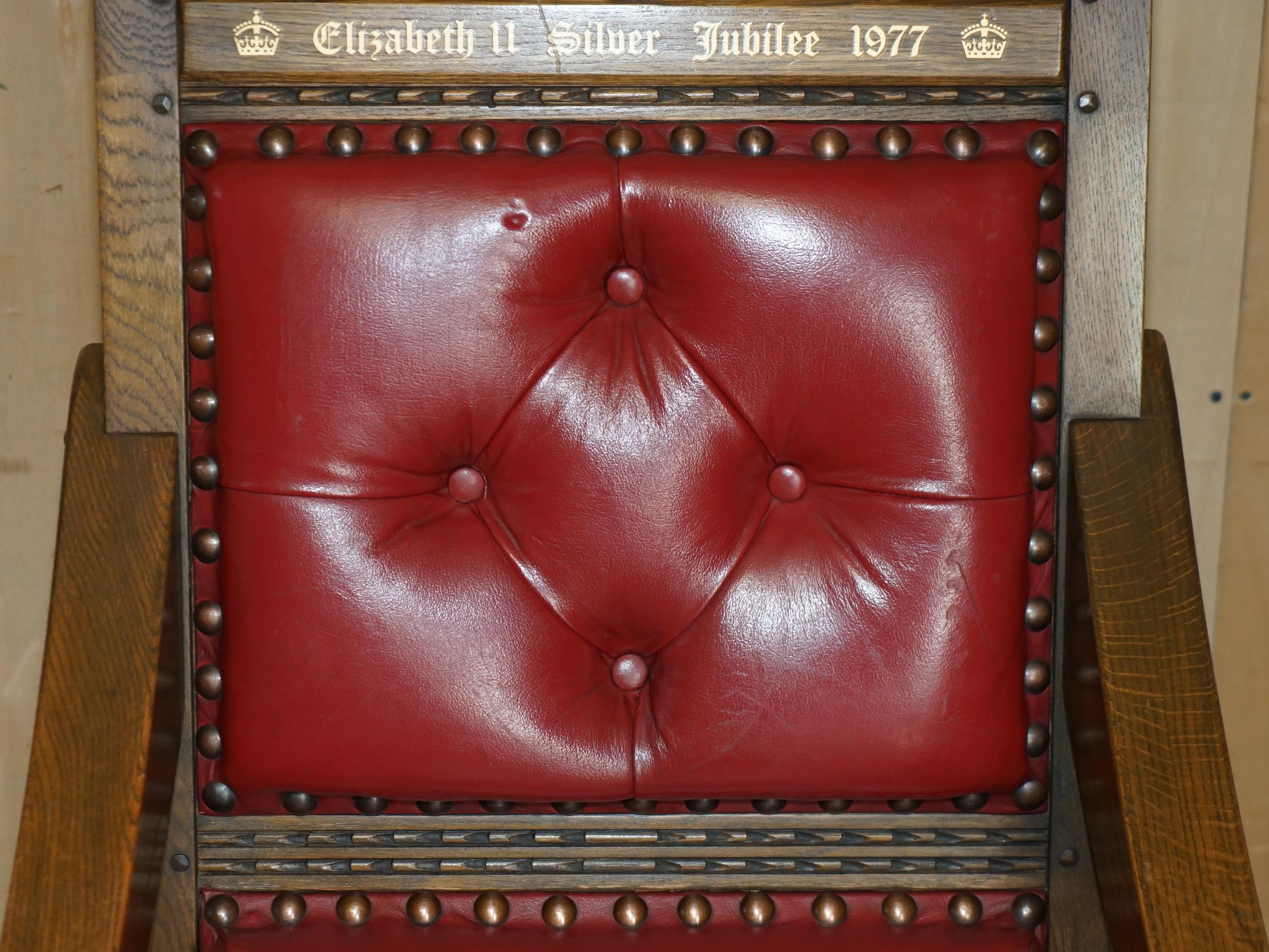 Original Elizabeth II Silver Jubilee Throne Armchair English Oxblood Oak Leather For Sale 2