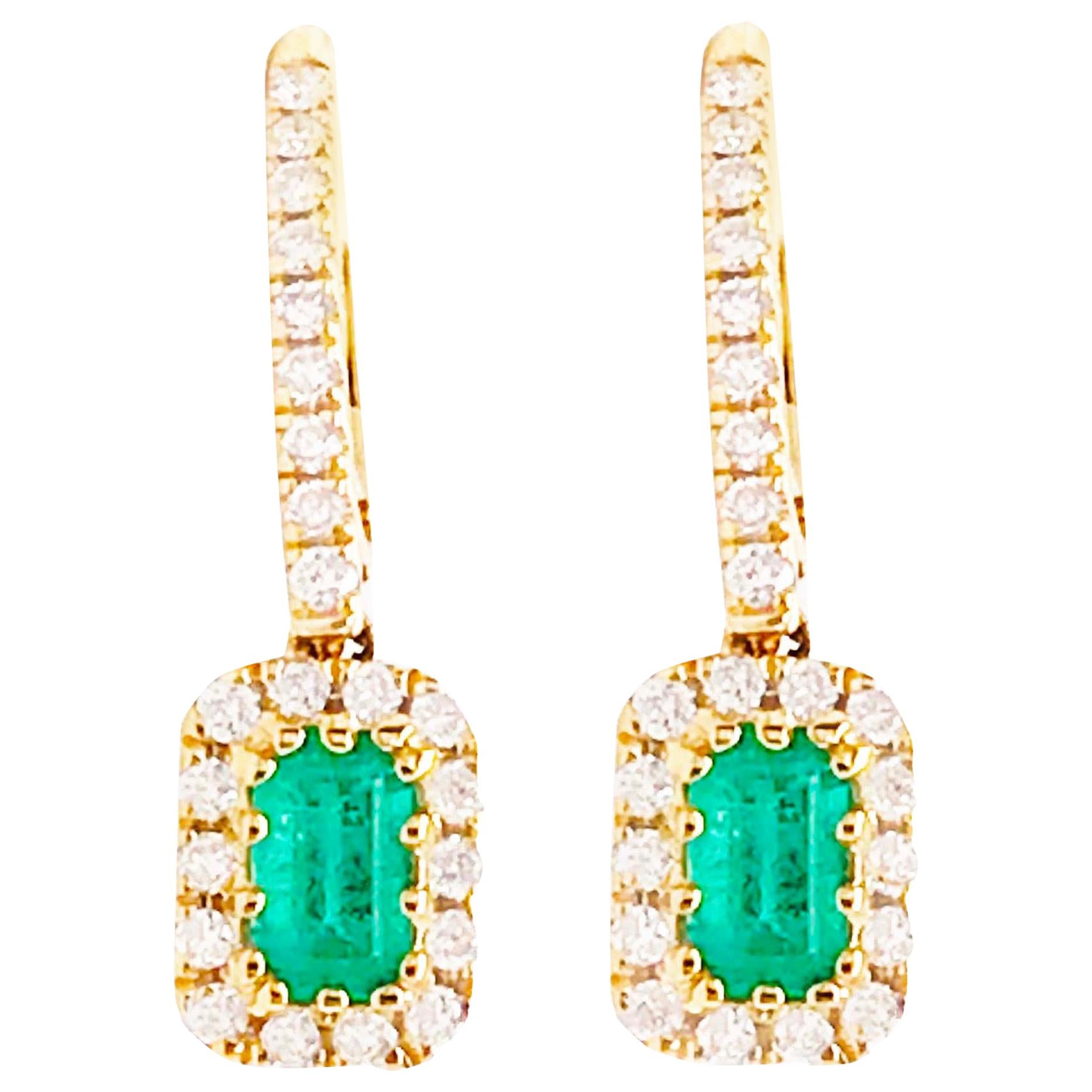 Emerald and Diamond Earrings in 18 Karat Yellow Gold For Sale at 1stDibs