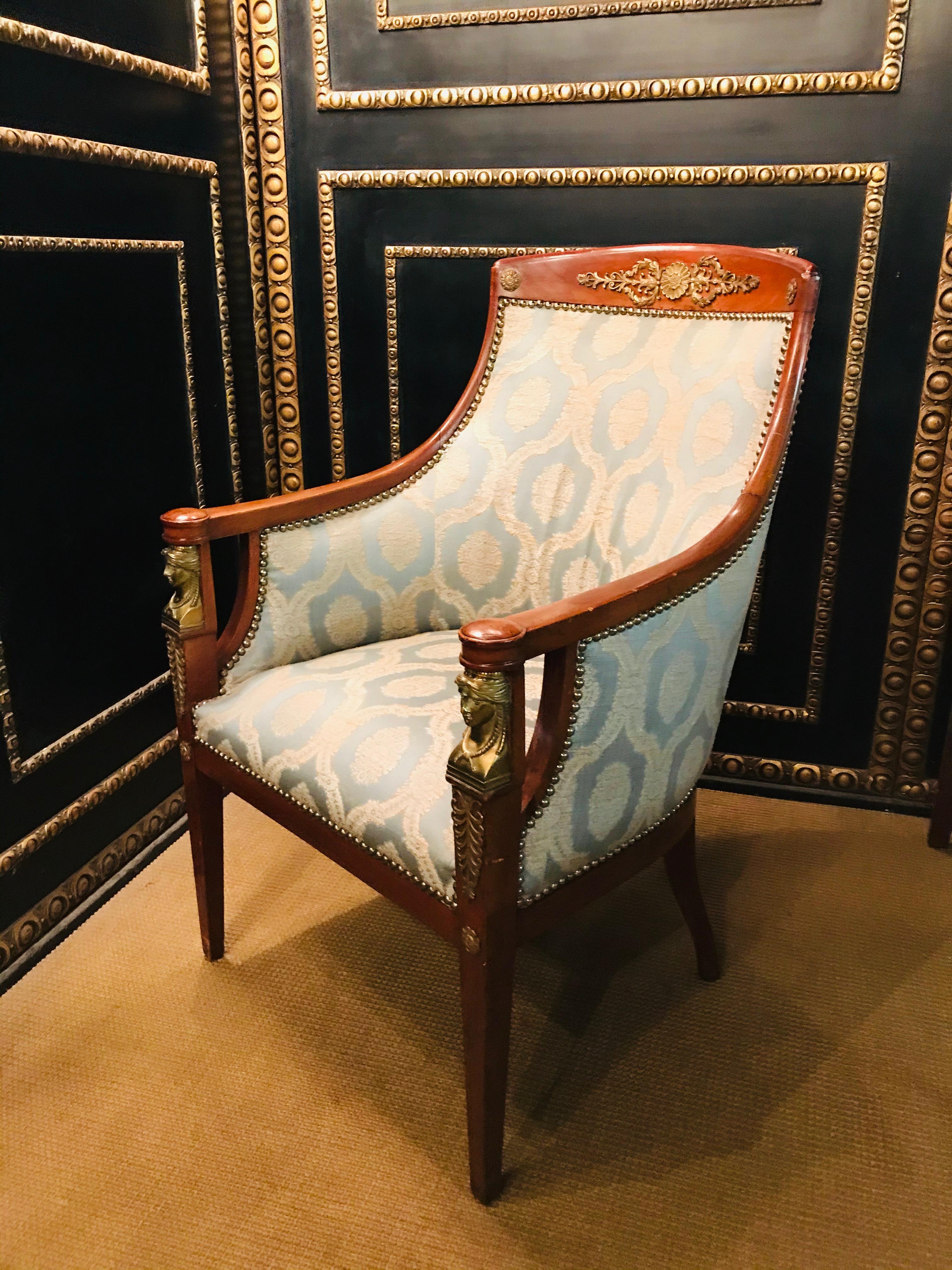 Original Empire-Set aus einem Sofa, 2 Sessel und 1 Tisch Mahagoni mit Bronzefigur im Zustand „Gut“ im Angebot in Berlin, DE