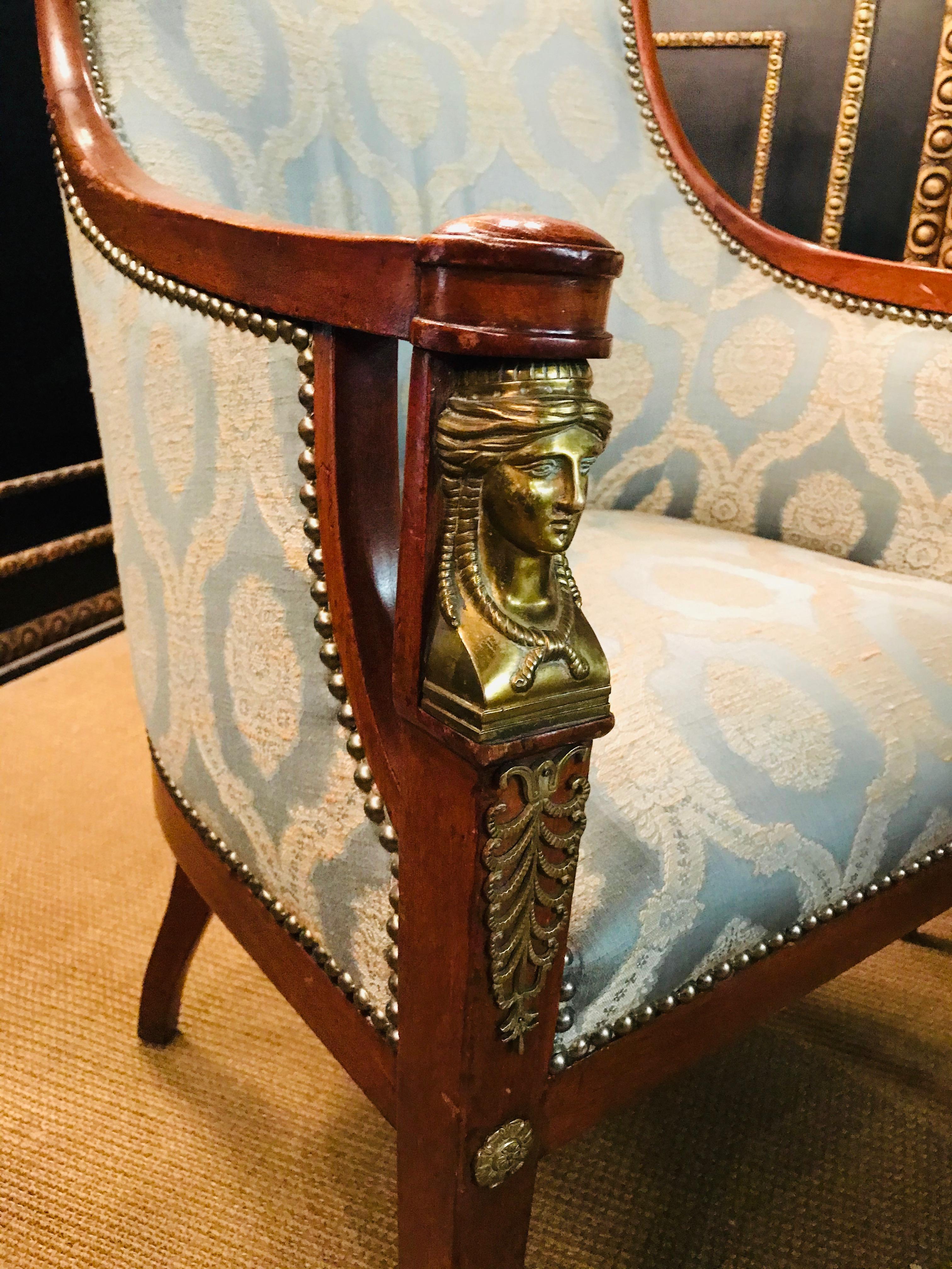 Original Empire-Set aus einem Sofa, 2 Sessel und 1 Tisch Mahagoni mit Bronzefigur im Angebot 2