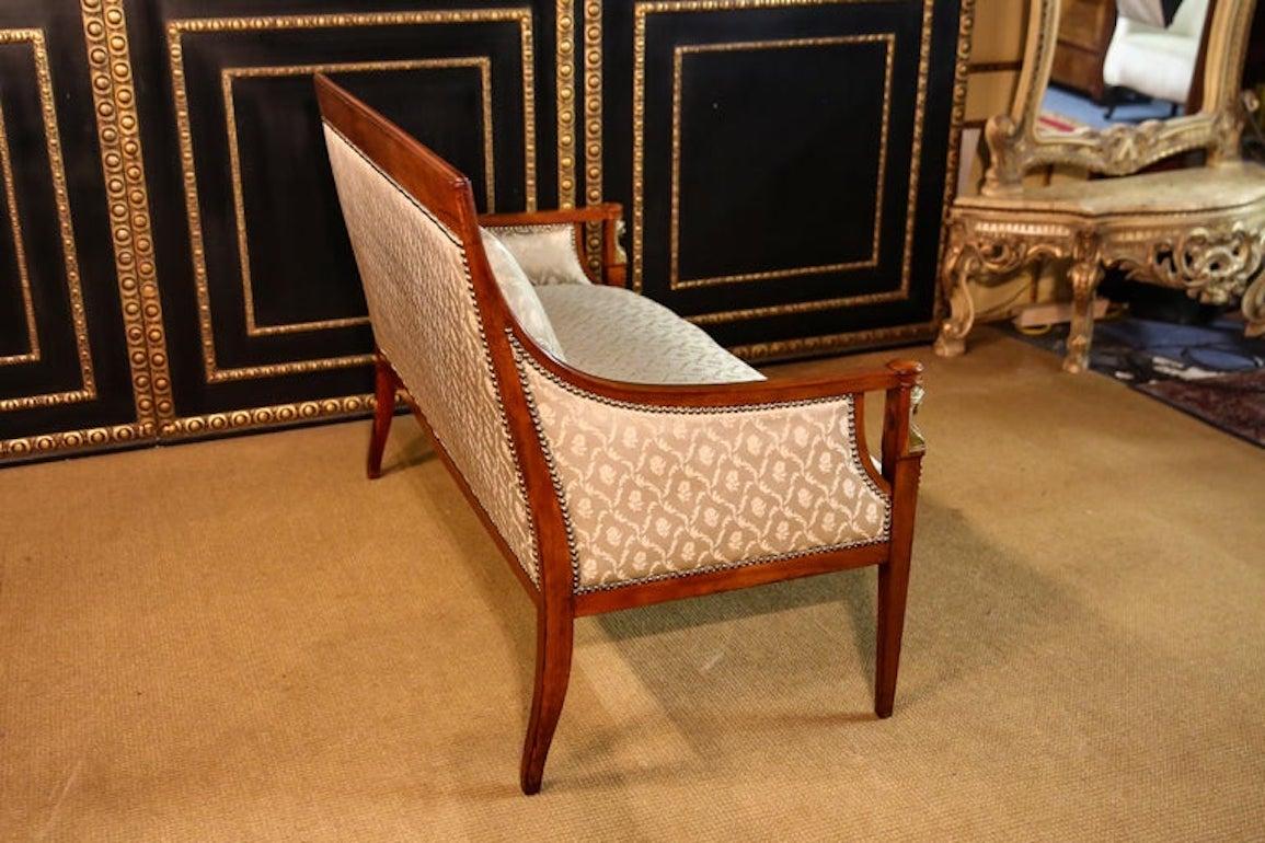 Sofá / canapé original antiguo Imperio circa 1860-1870 Salón Imperio caoba Caoba en venta