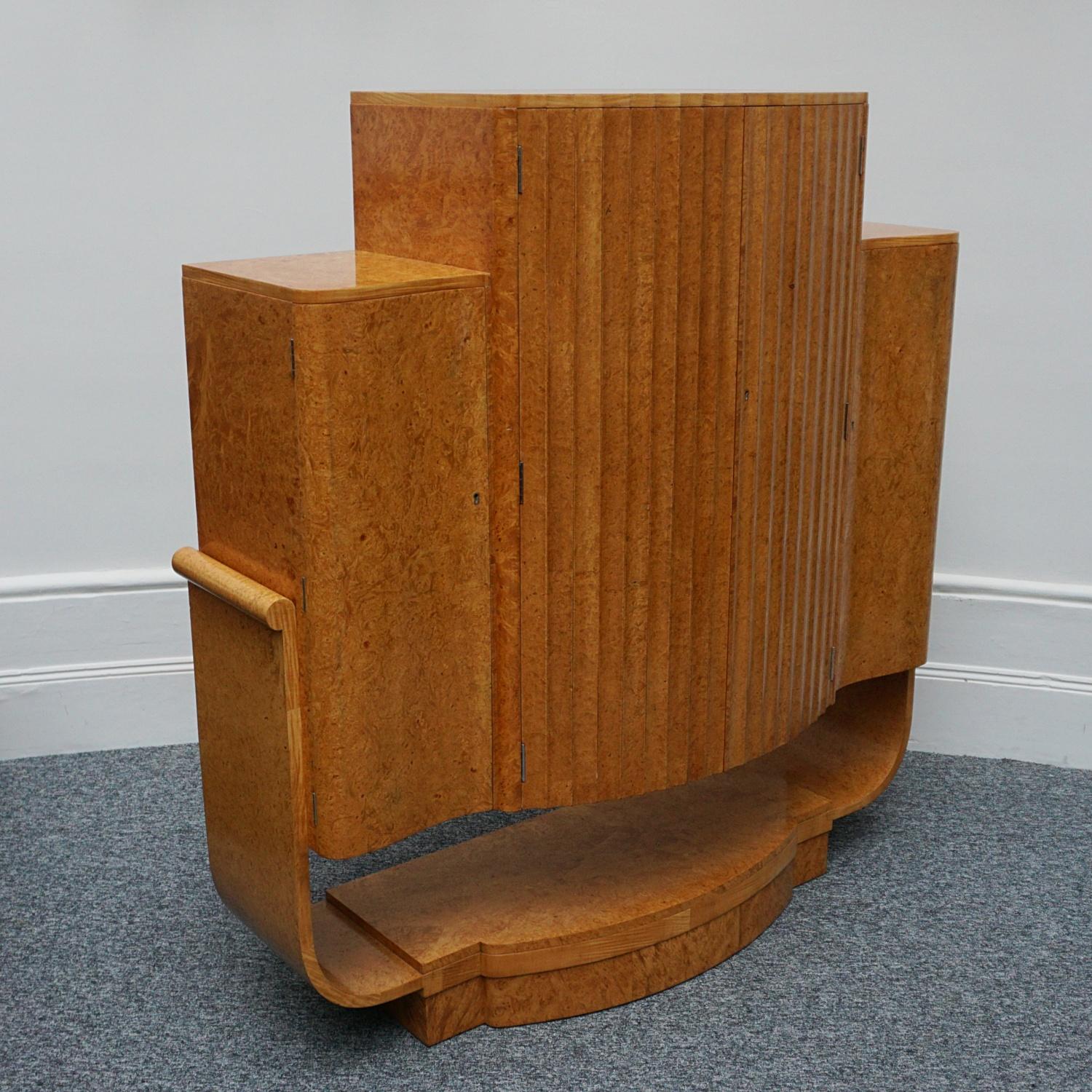 Original English Art Deco Cocktail Cabinet in Burr Walnut 10