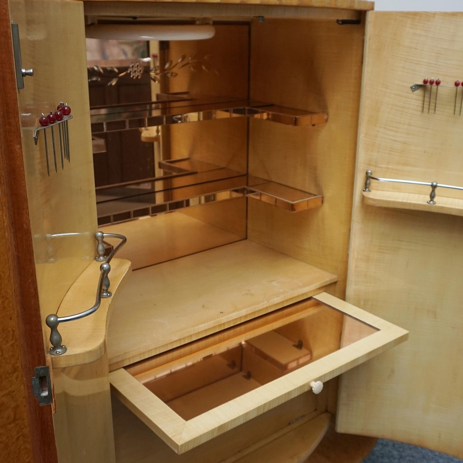 Original English Art Deco Cocktail Cabinet in Burr Walnut 13