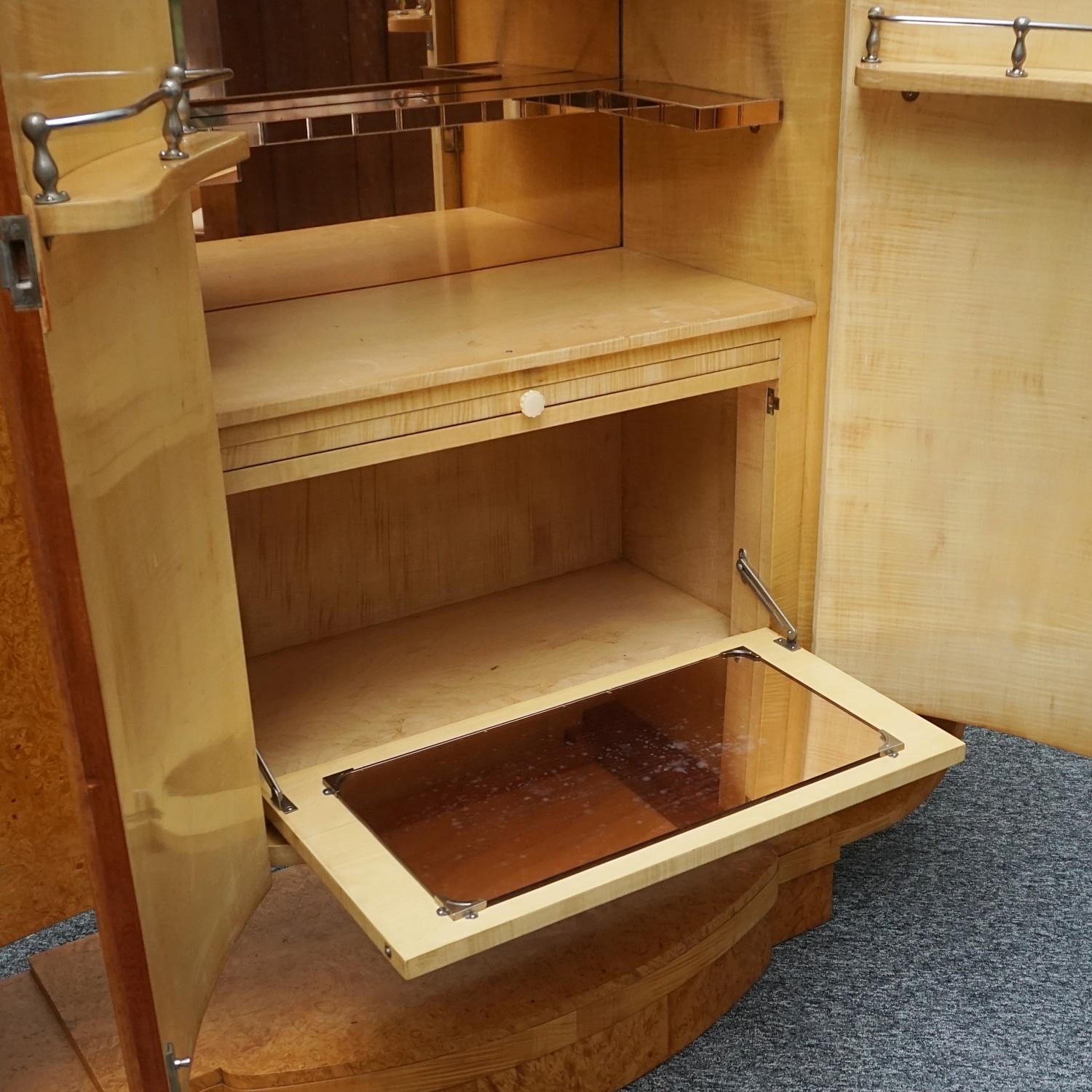 Original English Art Deco Cocktail Cabinet in Burr Walnut 14