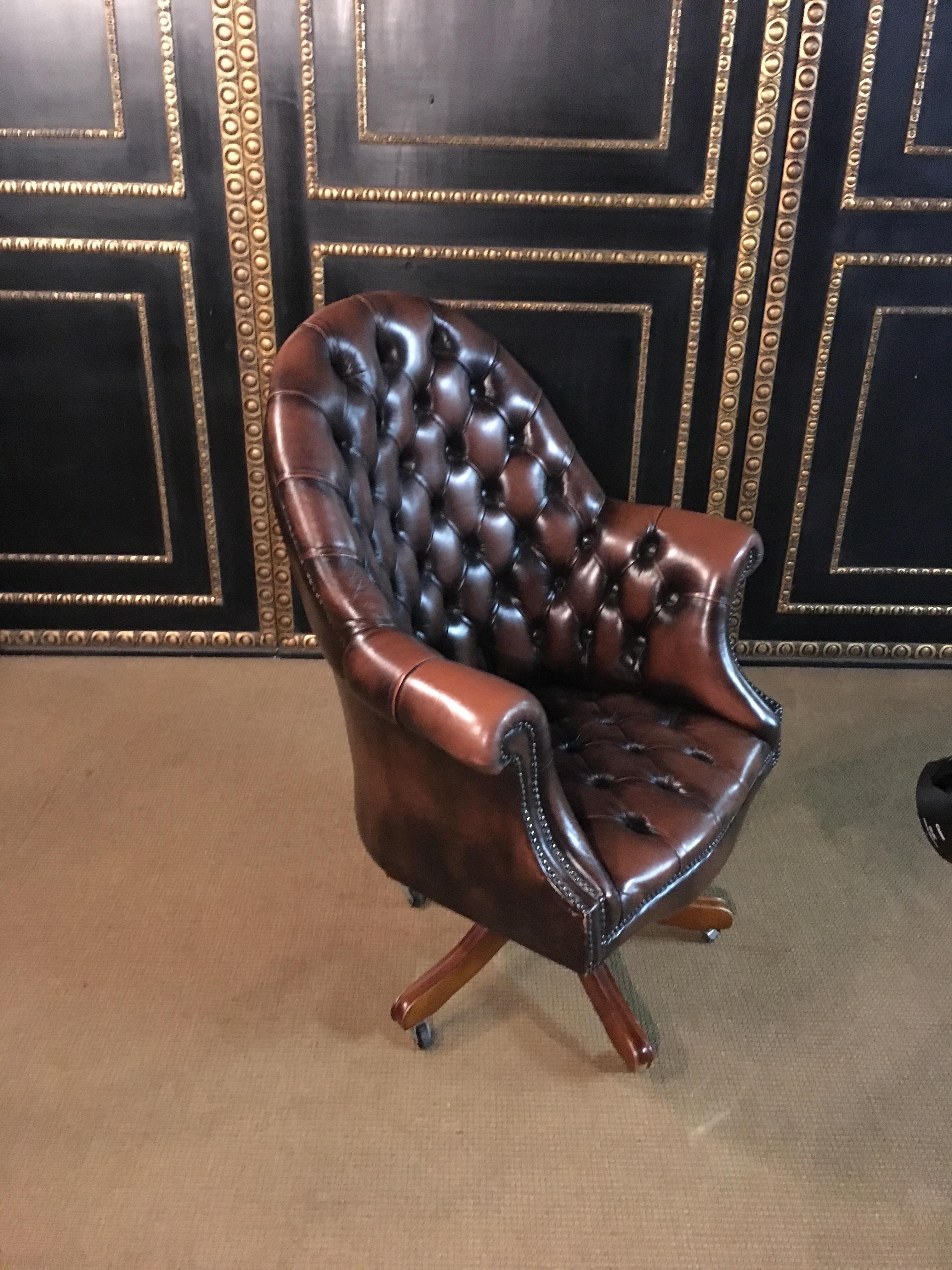 Original English Chesterfield Chair Full Leather Top Quality In Good Condition In Berlin, DE