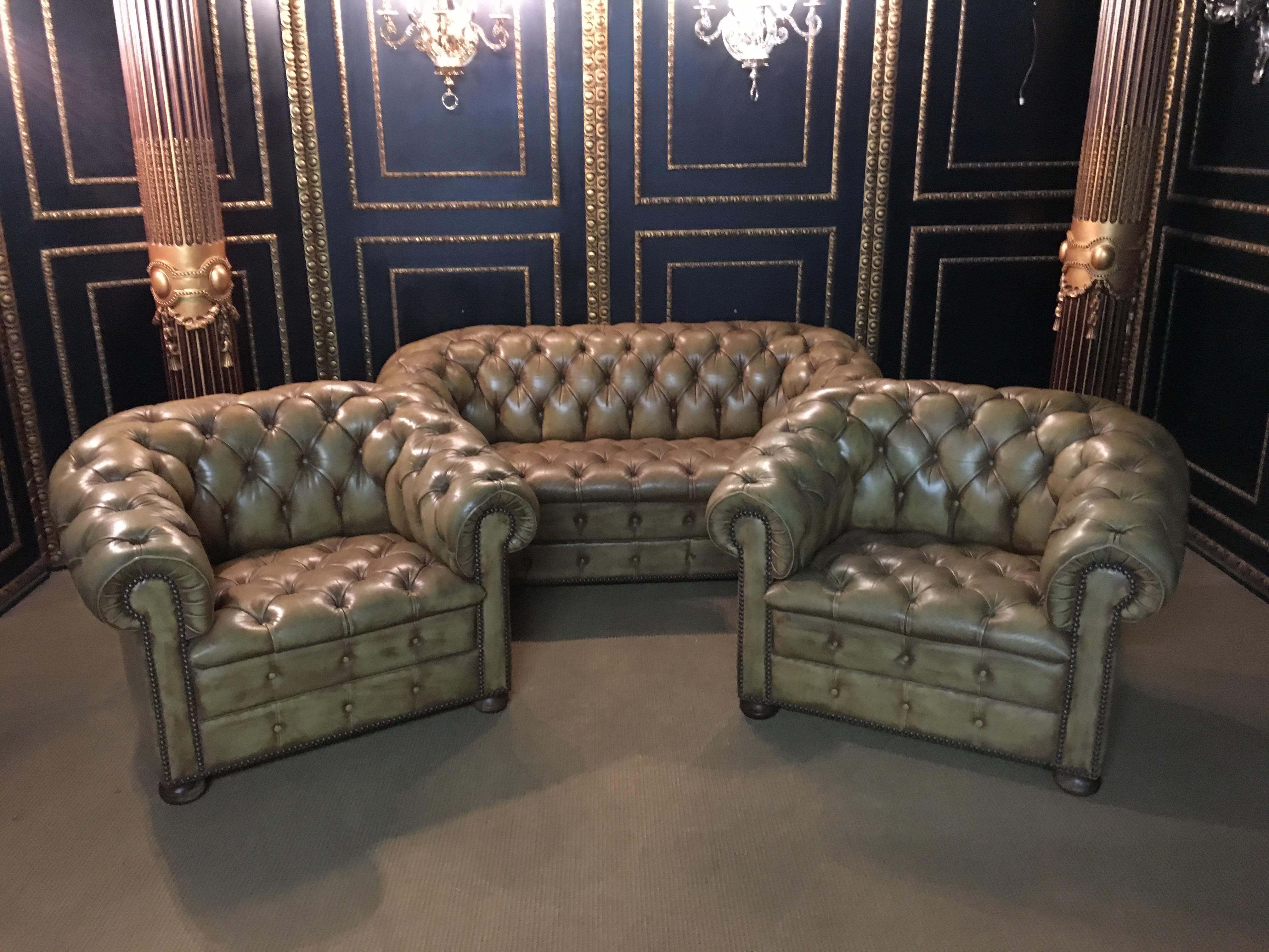 The Chesterfield set is covered with genuine, finest leather. The leather is of the highest quality, very easy to clean and durable in use. At the same time, it is very gentle and smooth. A rarity to buy as a garnish and in this absolute top