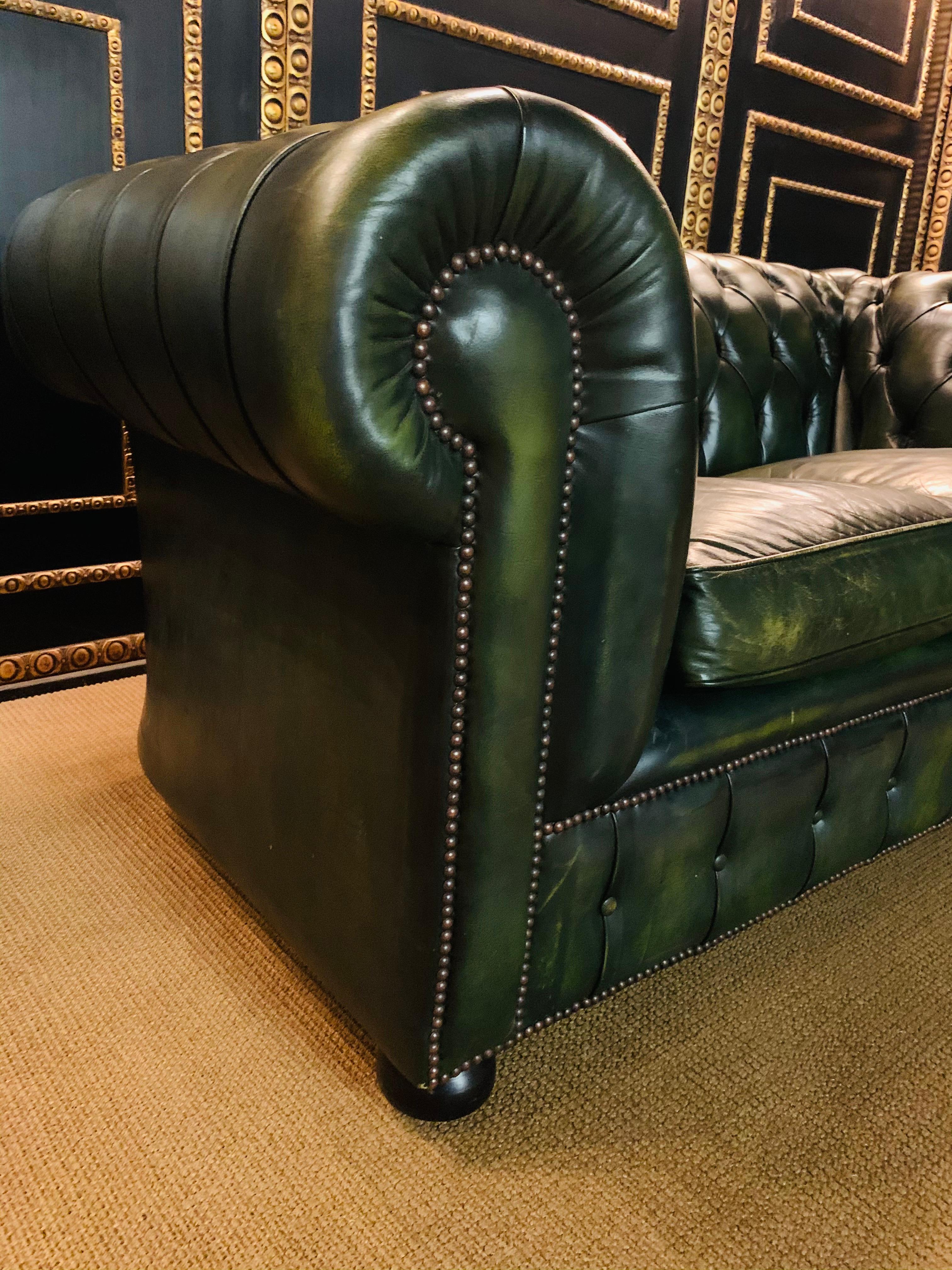 Original English Dark Green Chesterfield Leather Two-Seat Sofa 3