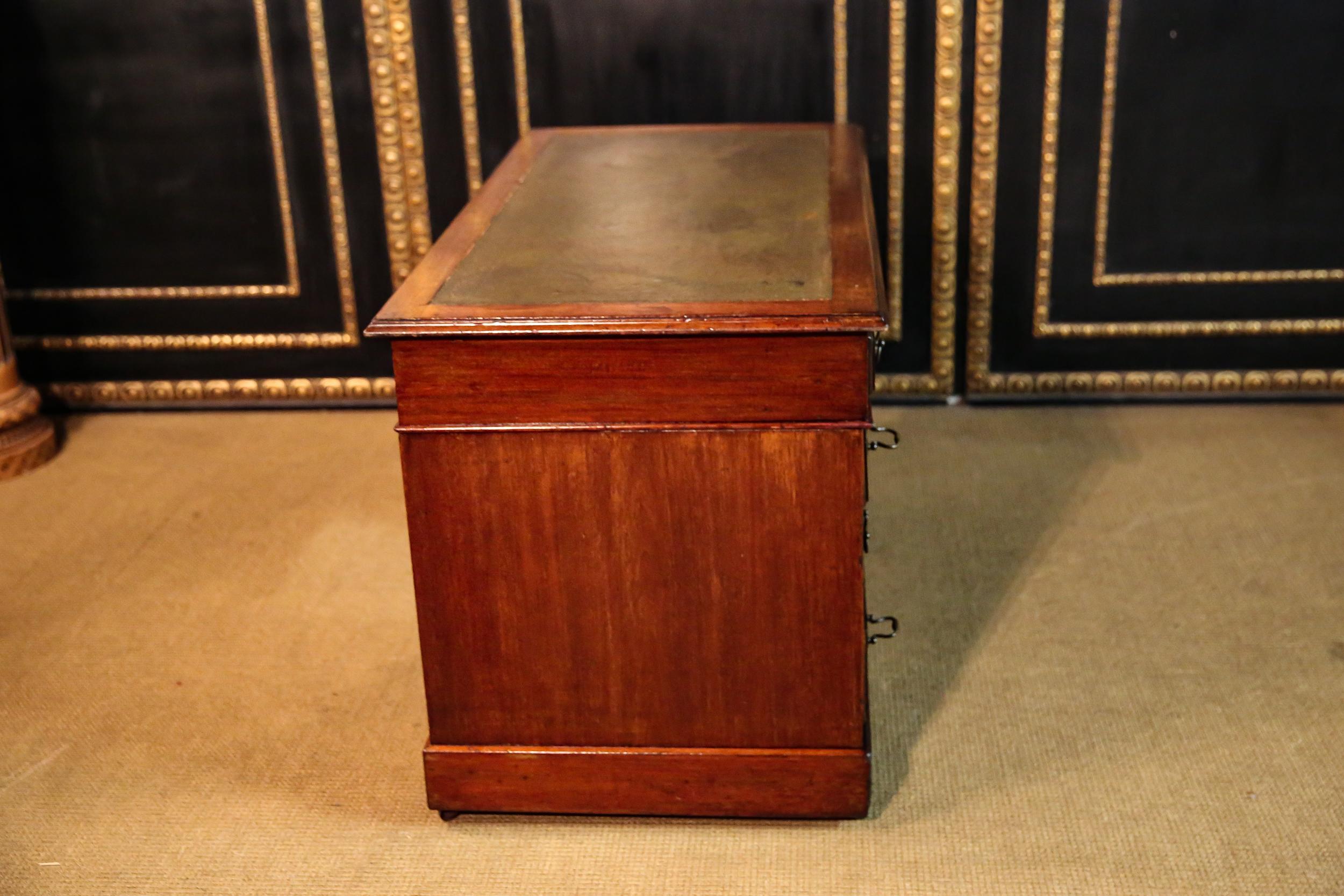 Original English Desk with Leather Plate 8