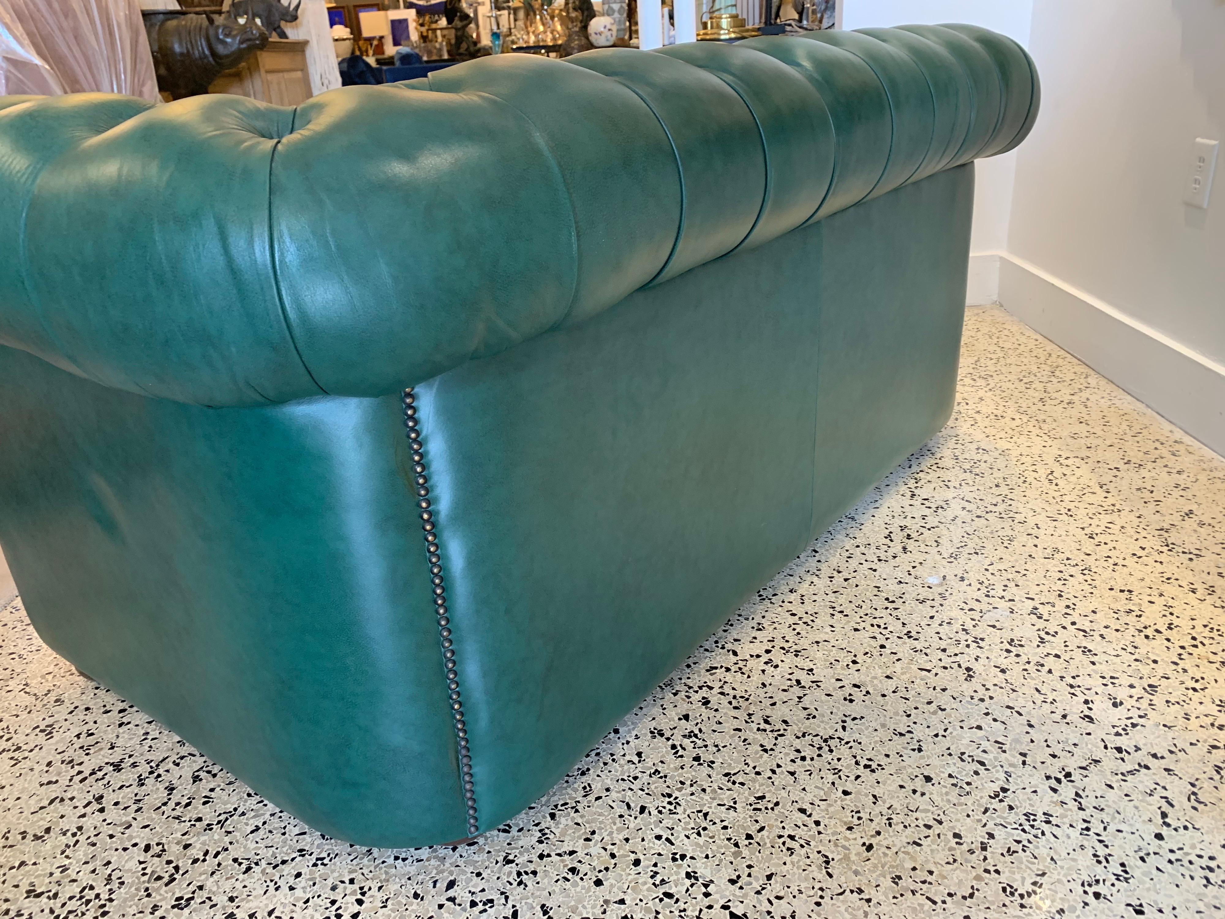 Original English Hunter Green Chesterfield Leather Two-Seat Sofa 7