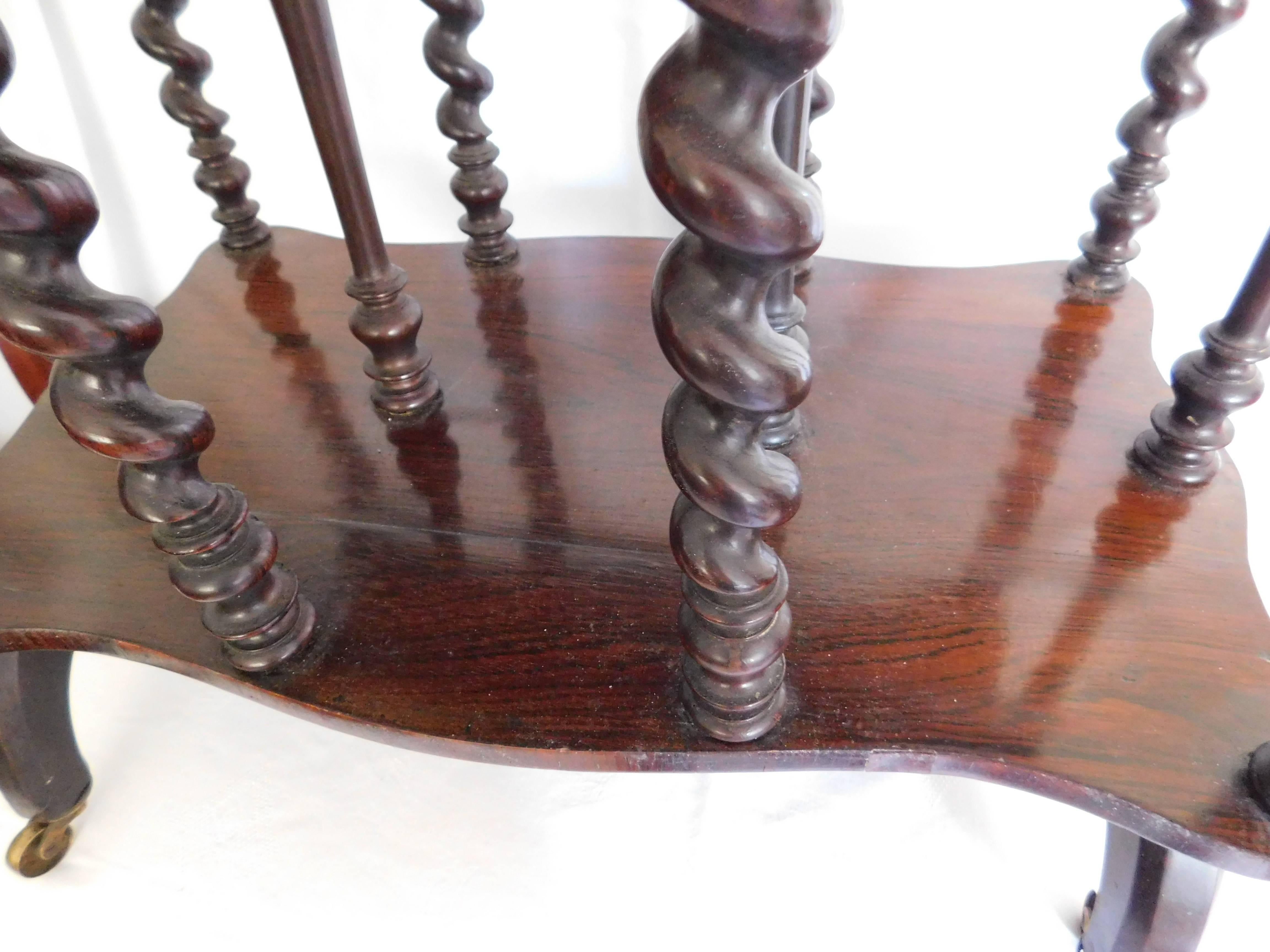 Original English Victorian Walnut Magazine Rack Table with Barley Twist Columns In Good Condition For Sale In Hamilton, Ontario