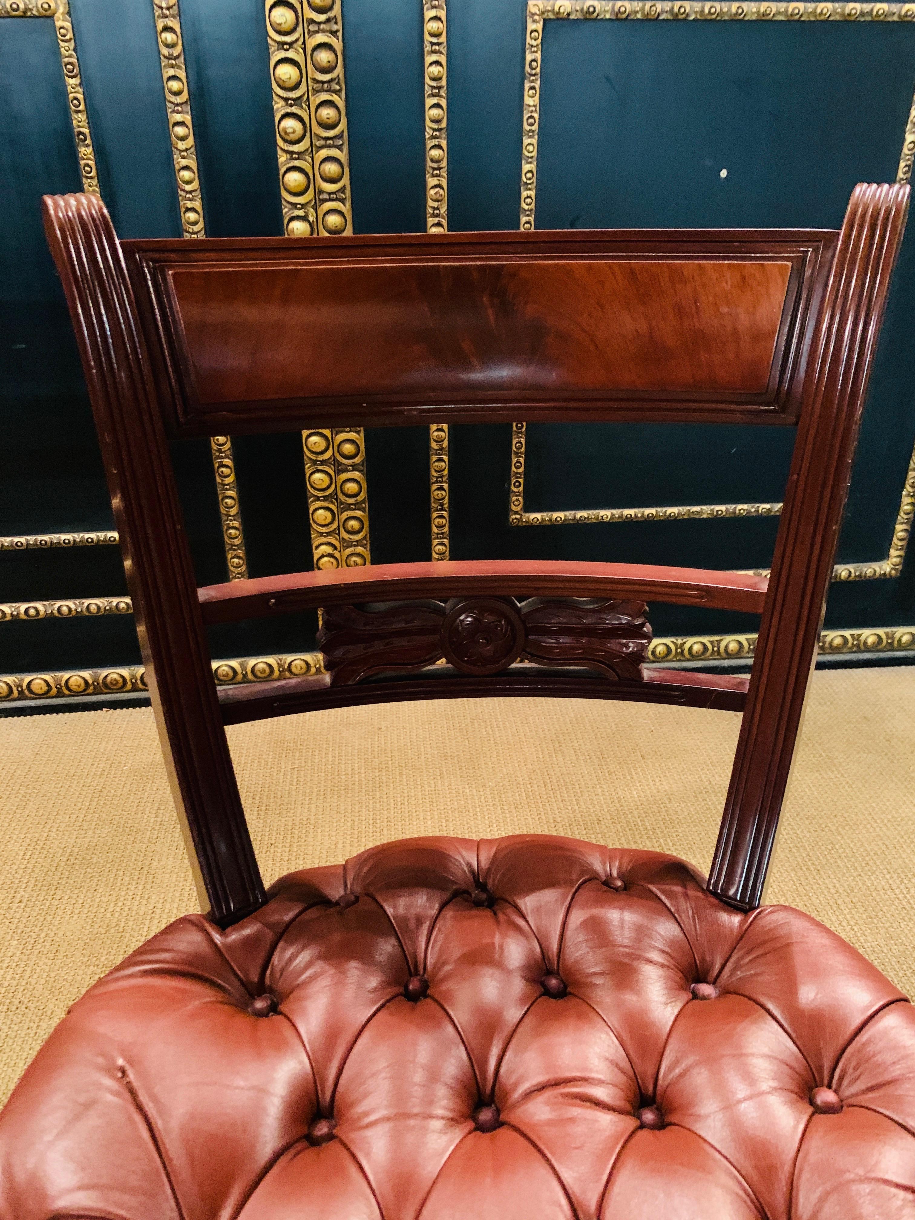 two Original Exclusive Chesterfield Chairs read leather In Good Condition In Berlin, DE