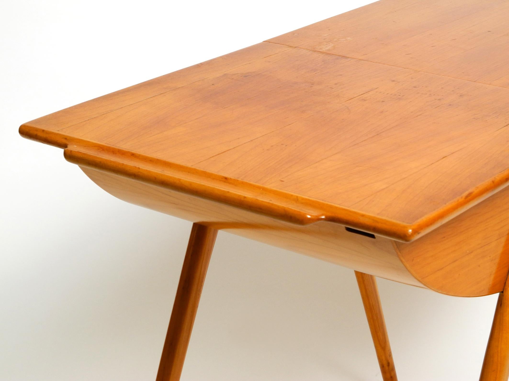 Original Extraordinary Mid-Century Modern Side Table with Sliding Doors 10