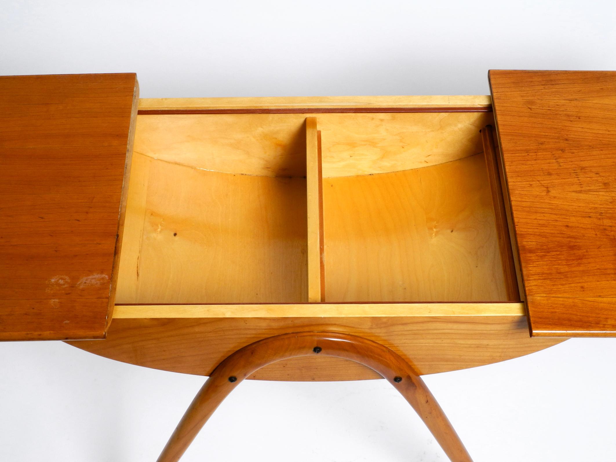 Original Extraordinary Mid-Century Modern Side Table with Sliding Doors In Good Condition In München, DE