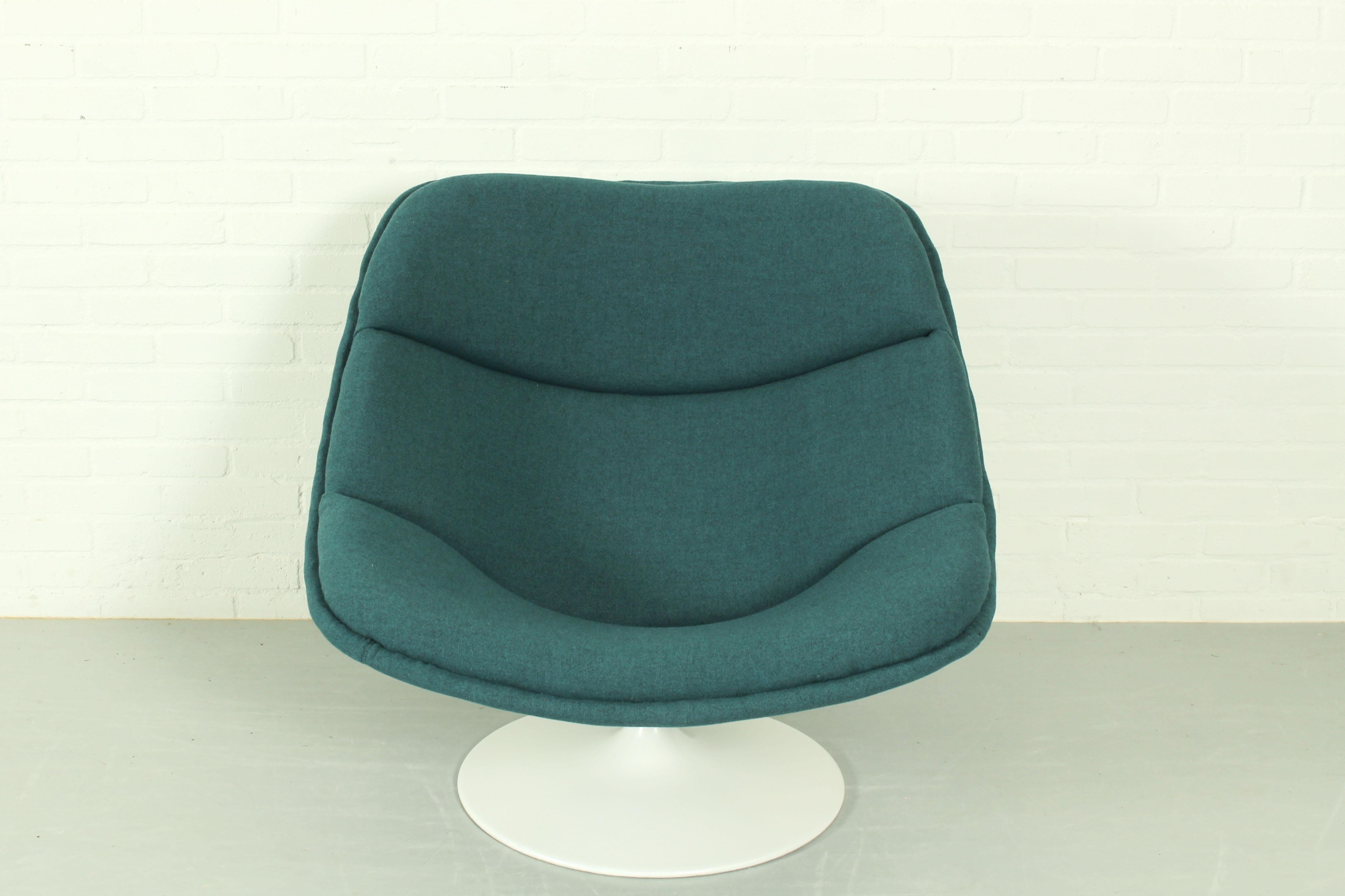 Original F557 chair by Pierre Paulin for Artifort, 1960s In Good Condition For Sale In Appeltern, Gelderland