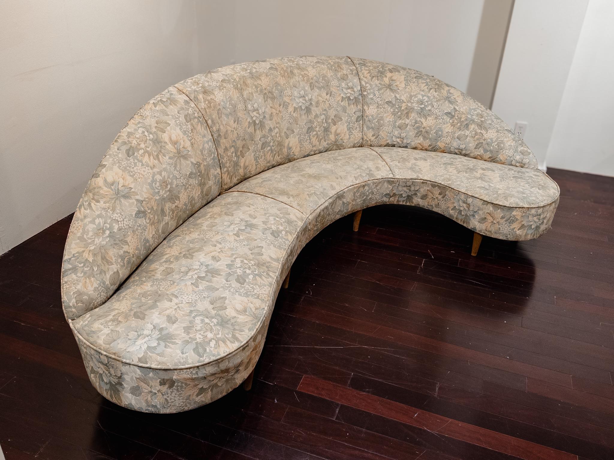 Mid-Century Modern Original Federico Munari Sofa For Sale