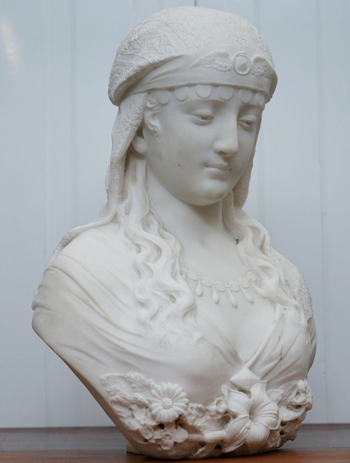 We are delighted to offer for sale this rare and quite exquisite original 19th century Ferdinando Vichi 1875-1945 Italian white marble bust titled Egyptian Beauty or Princess 

A very romantic and idyllic looking piece, the expression on the good