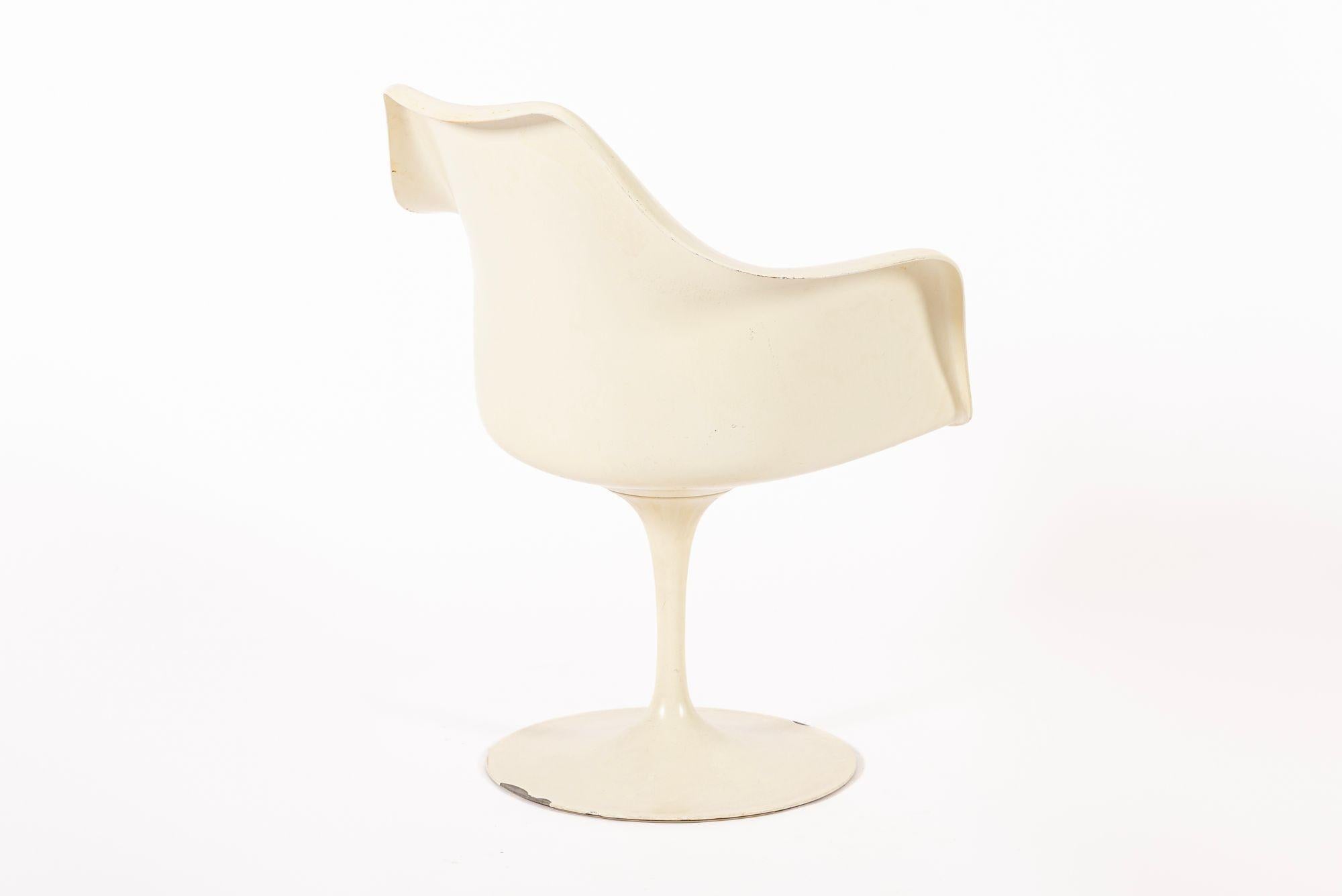 Sedia a bracci Tulip in fibra di vetro originale di Eero Saarinen per Knoll degli anni '70 in vendita 5