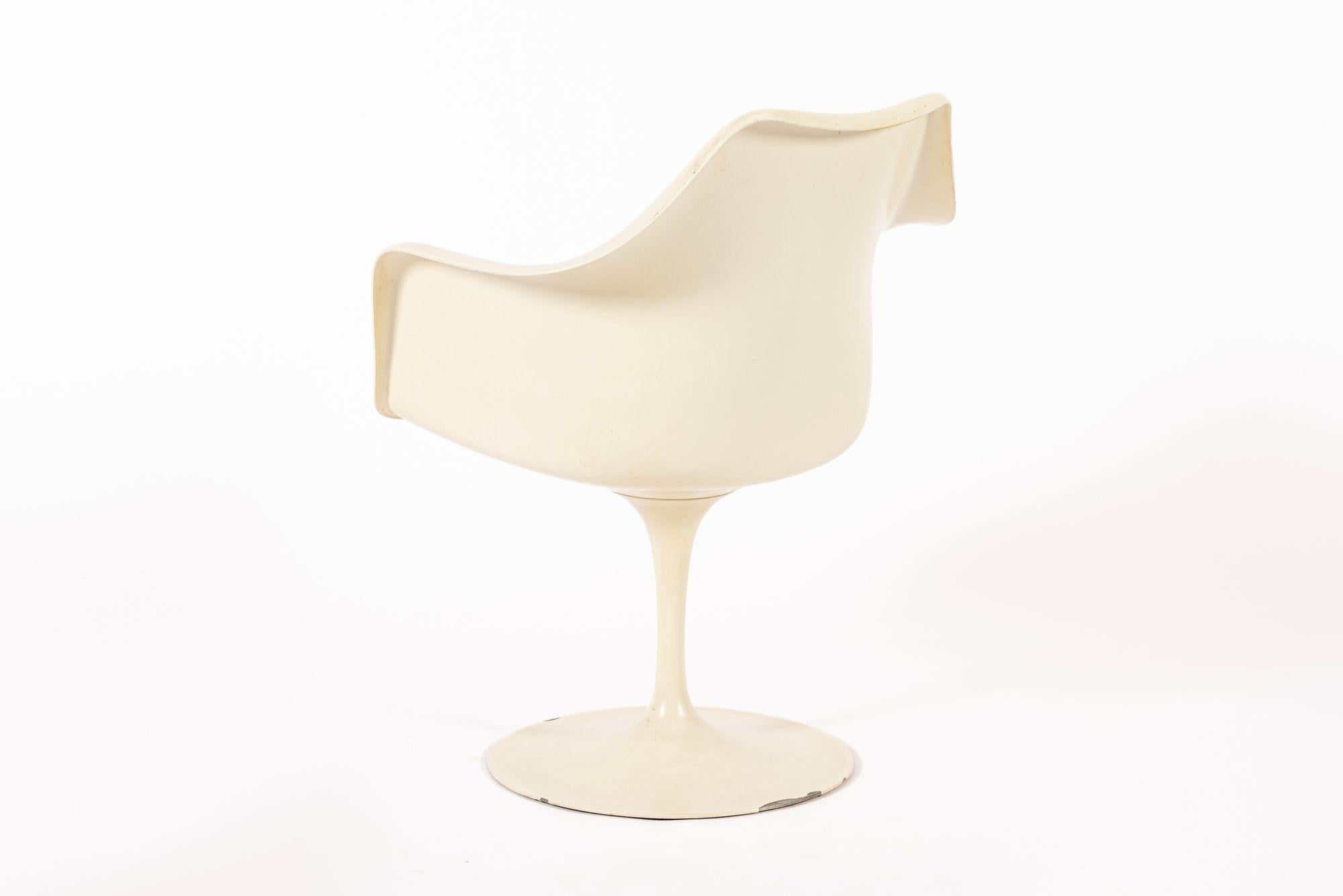 Sedia a bracci Tulip in fibra di vetro originale di Eero Saarinen per Knoll degli anni '70 in vendita 6