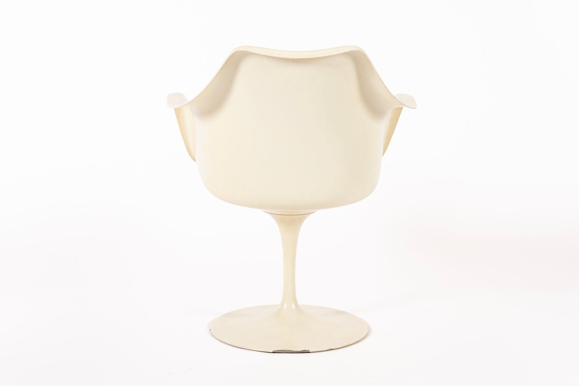 Americano Sedia a bracci Tulip in fibra di vetro originale di Eero Saarinen per Knoll degli anni '70 in vendita