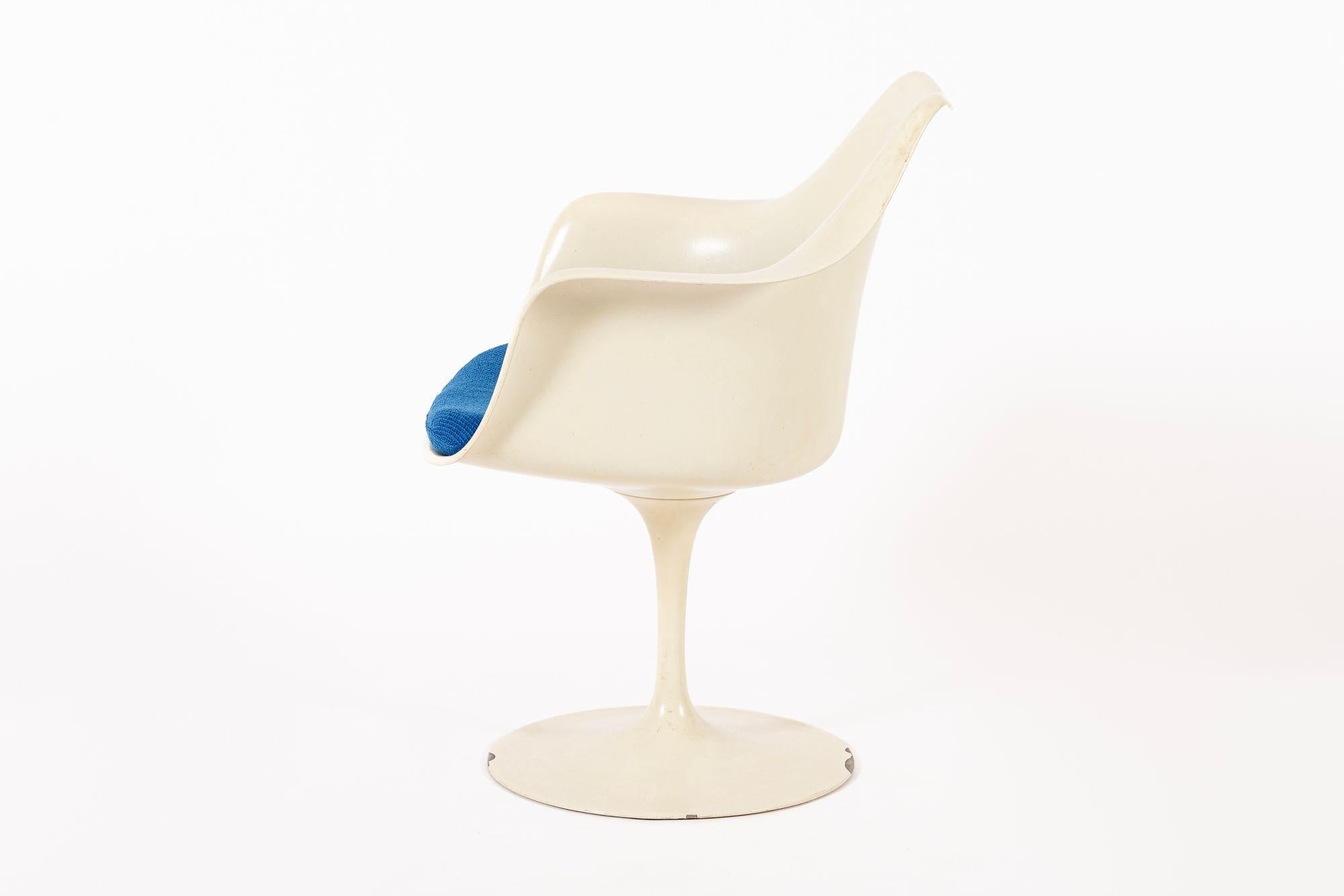 Sedia a bracci Tulip in fibra di vetro originale di Eero Saarinen per Knoll degli anni '70 In condizioni buone in vendita a Detroit, MI