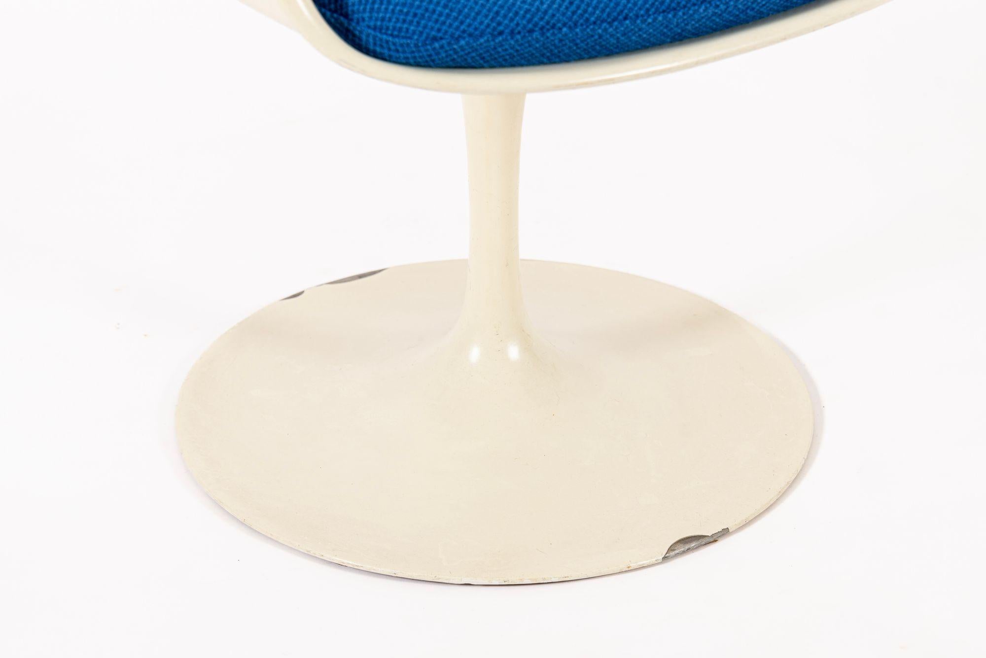 Sedia a bracci Tulip in fibra di vetro originale di Eero Saarinen per Knoll degli anni '70 in vendita 1