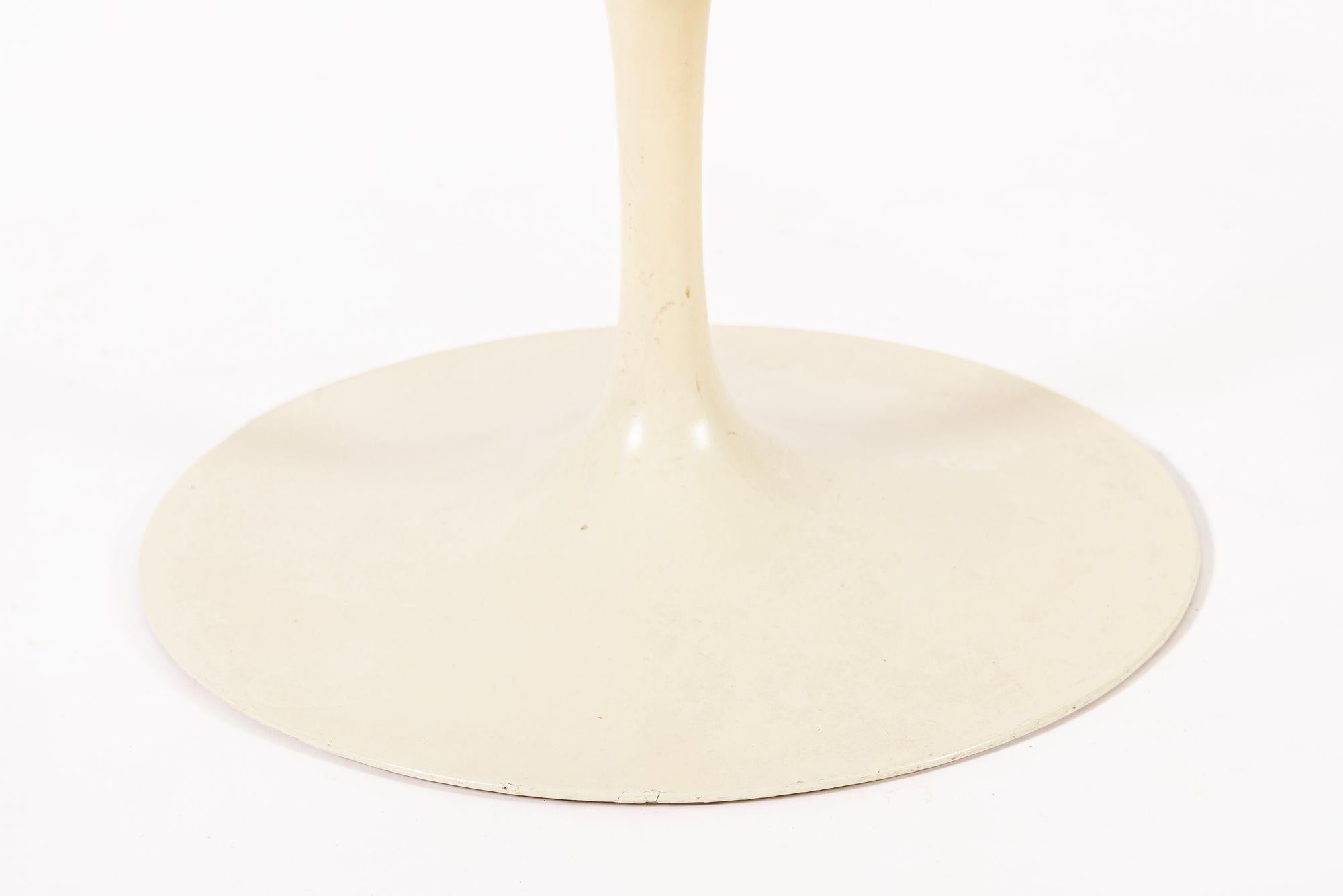 Sillones tulipán originales de fibra de vidrio de Eero Saarinen para Knoll Años 70 en venta 8