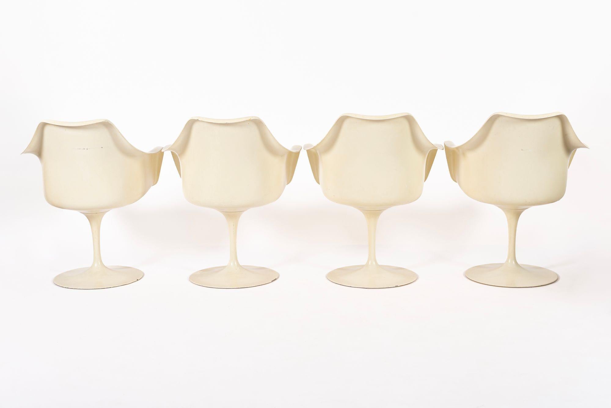 Sillones tulipán originales de fibra de vidrio de Eero Saarinen para Knoll Años 70 en Bueno estado para la venta en Detroit, MI