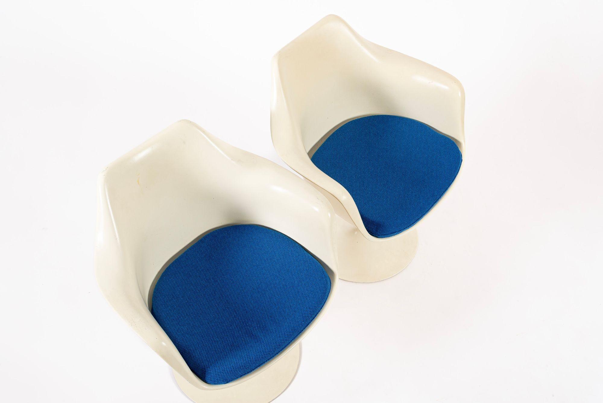 Sillones tulipán originales de fibra de vidrio de Eero Saarinen para Knoll Años 70 Aluminio en venta