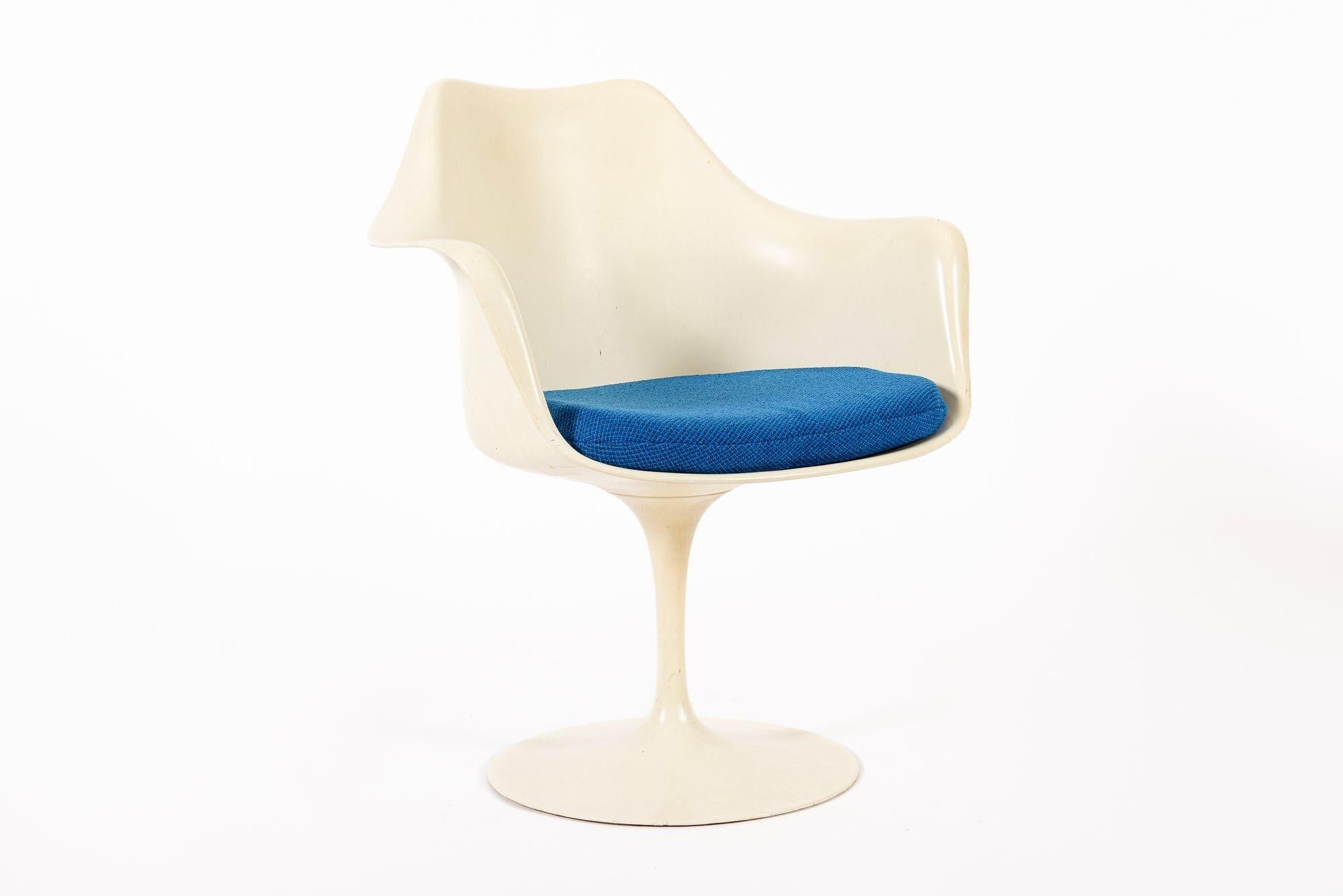 Sillones tulipán originales de fibra de vidrio de Eero Saarinen para Knoll Años 70 en venta 1