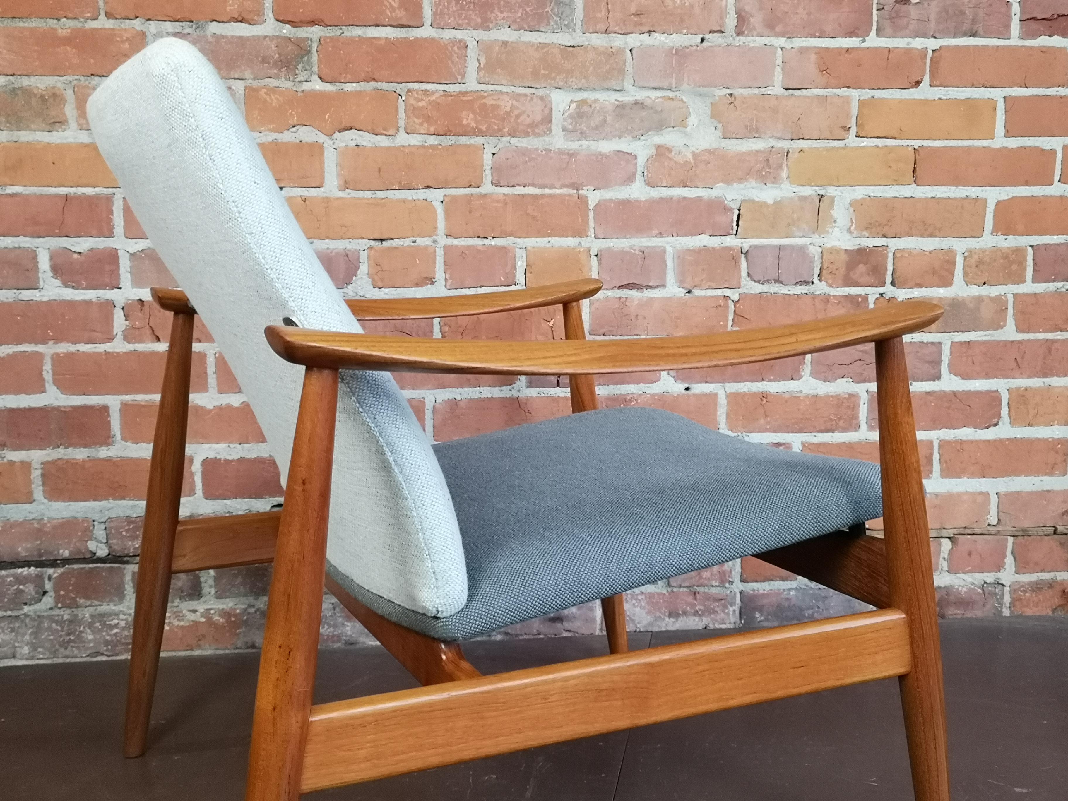1960s Danish teak, Finn Juhl FD138 easy chair for France and Son. This example features beautiful old grown teak grain, is freshly upholstered in Danish wool by Kvadrat, and is in overall fantastic condition.