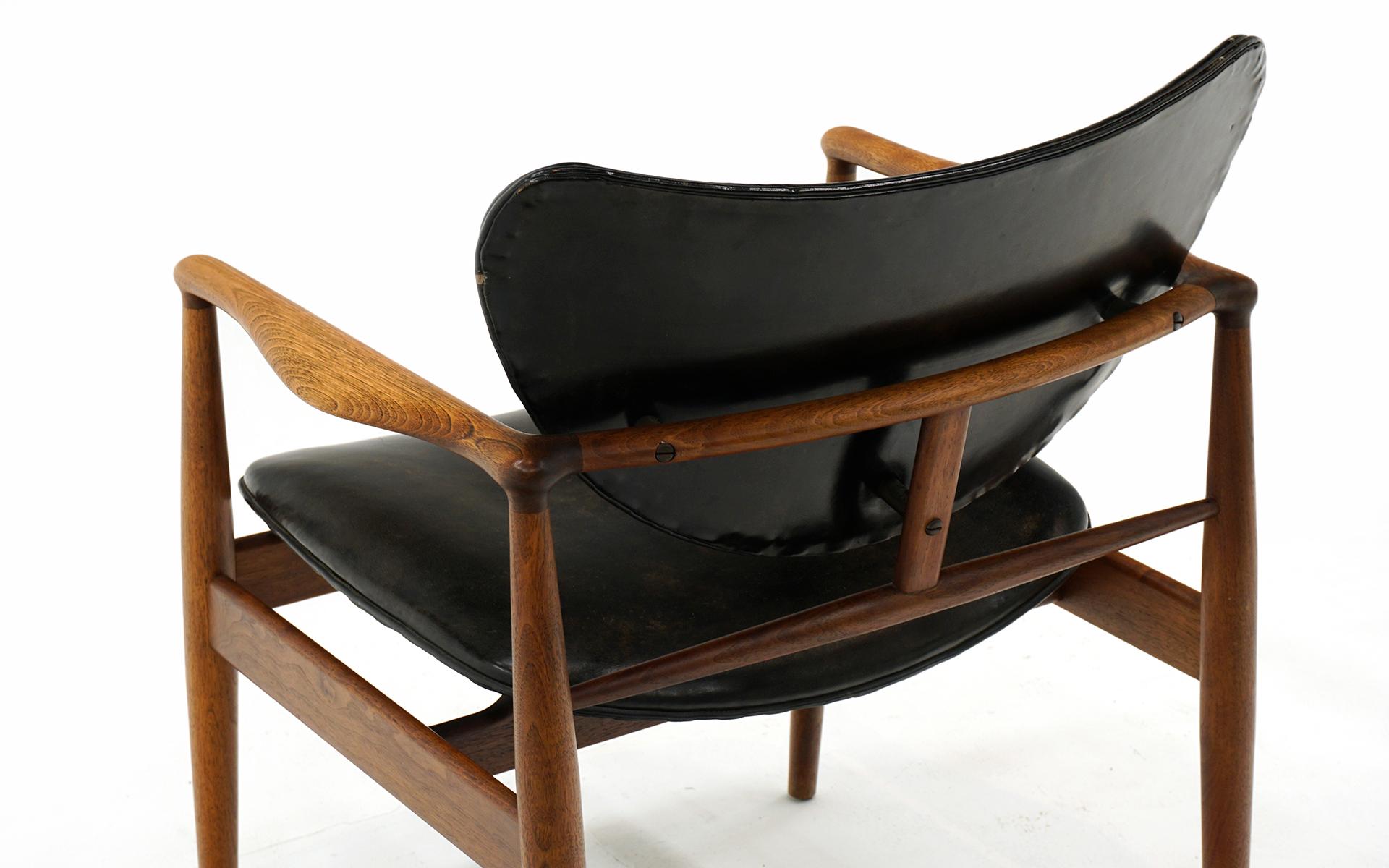 Original Finn Juhl Model 48 Chair for Baker. Black Leather, Teak Frame. Signed. 4