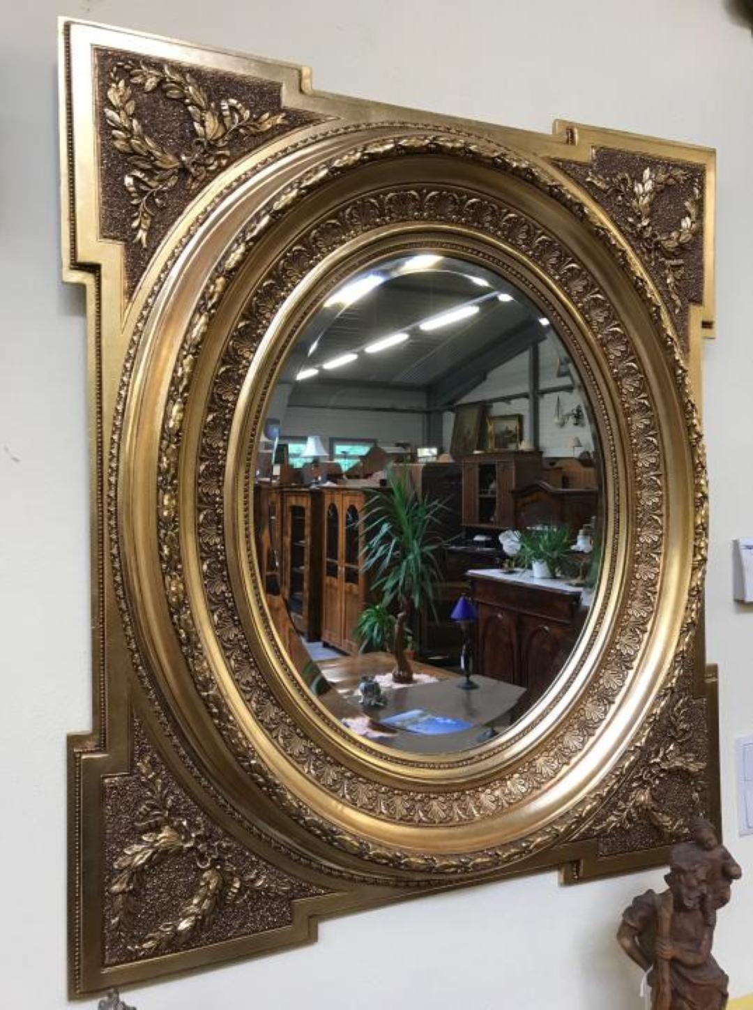 Hand-Crafted Original Florentine Mirror Acanthus Leaf Carving, Gold For Sale