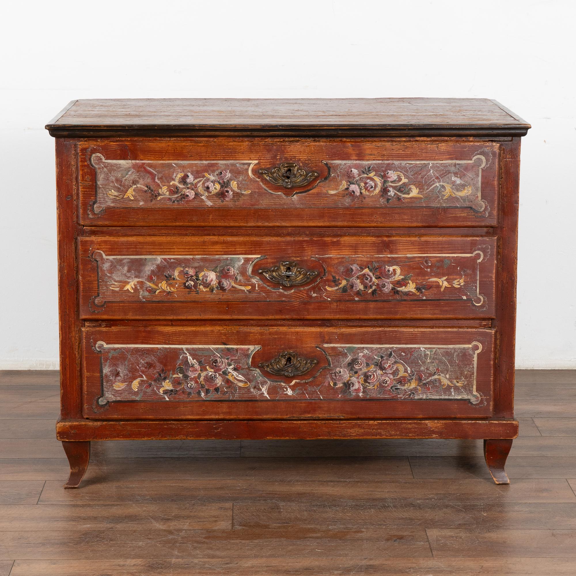 Ungherese Comò a tre cassetti originale dipinto in arte popolare, Ungheria, 1850-70 circa in vendita