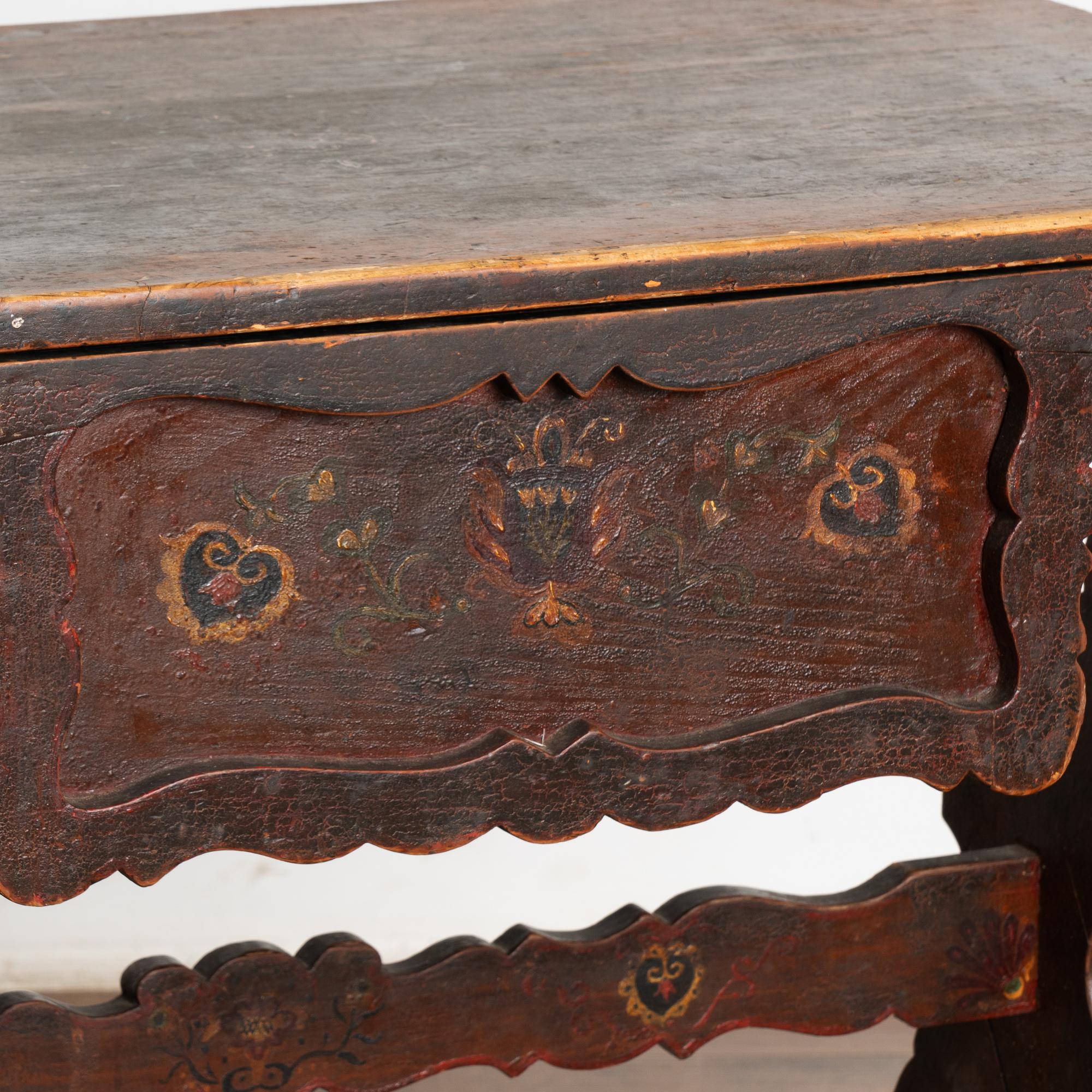 Tavolino originale dipinto in arte popolare con cassetto grande, Ungheria, 1890 circa in vendita 4